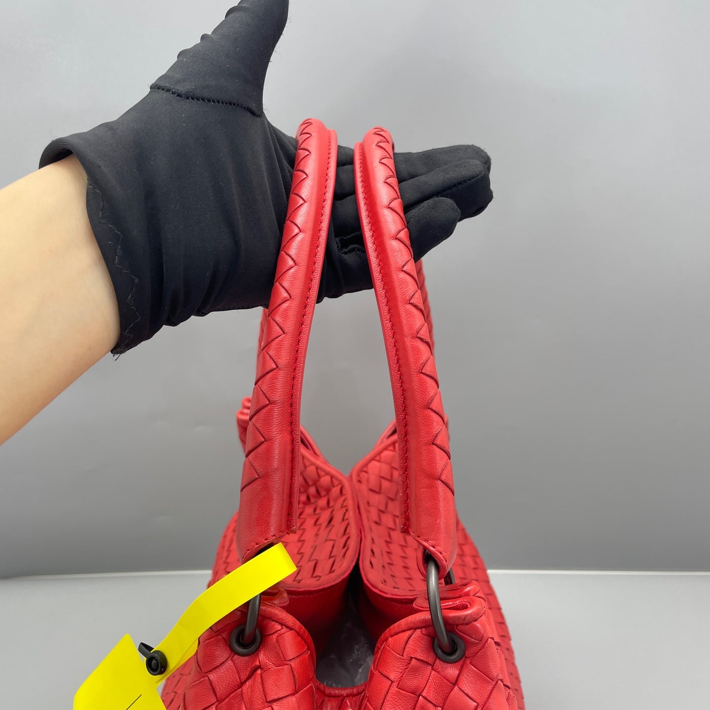 Bottega Veneta - Intrecciato Hobo Tote - Leather - Red - (medium)