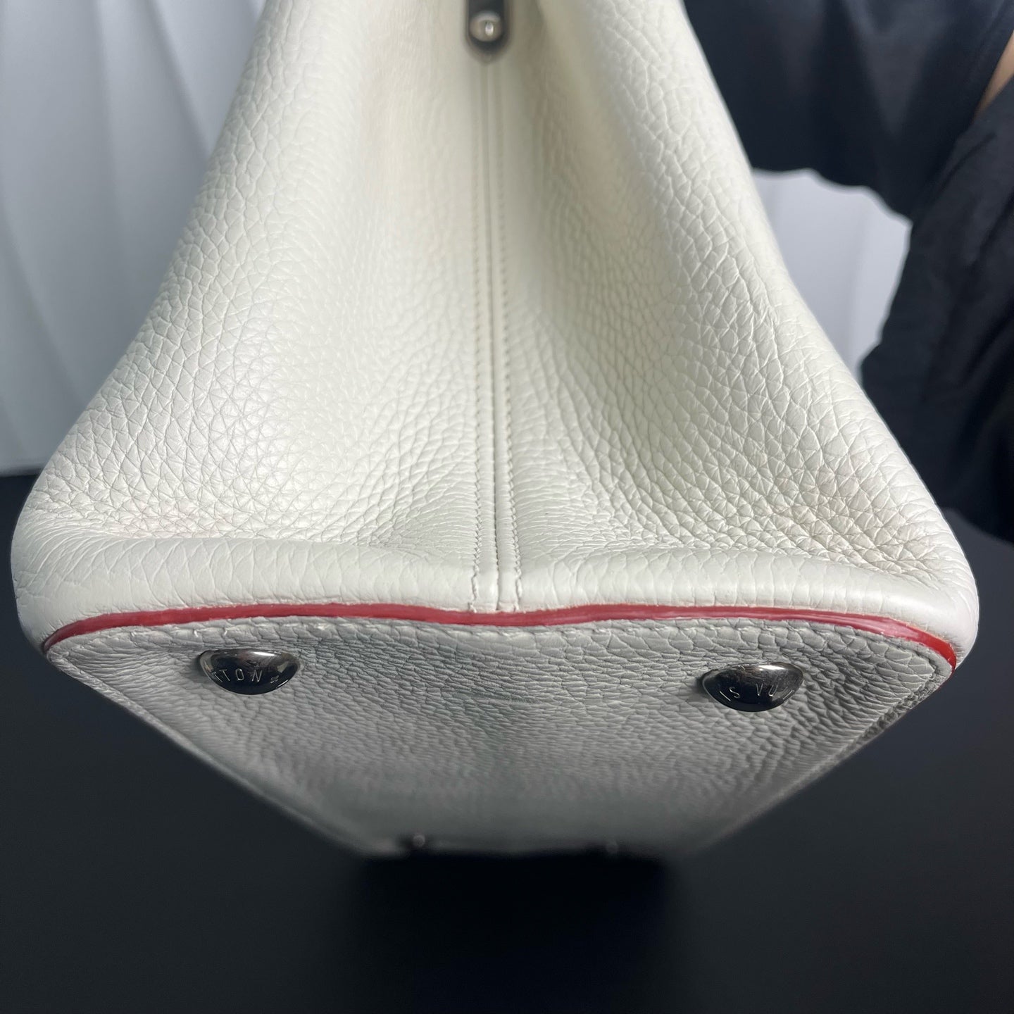 Louis Vuitton - Capucines Large - Leather - White - (Large)