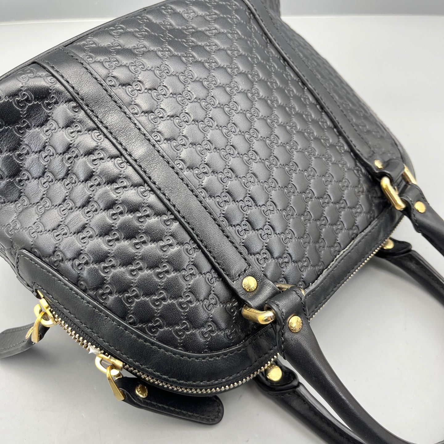 Gucci - Microguccissima Dome Bag (Outlet Model) - Leather - Black - (small)