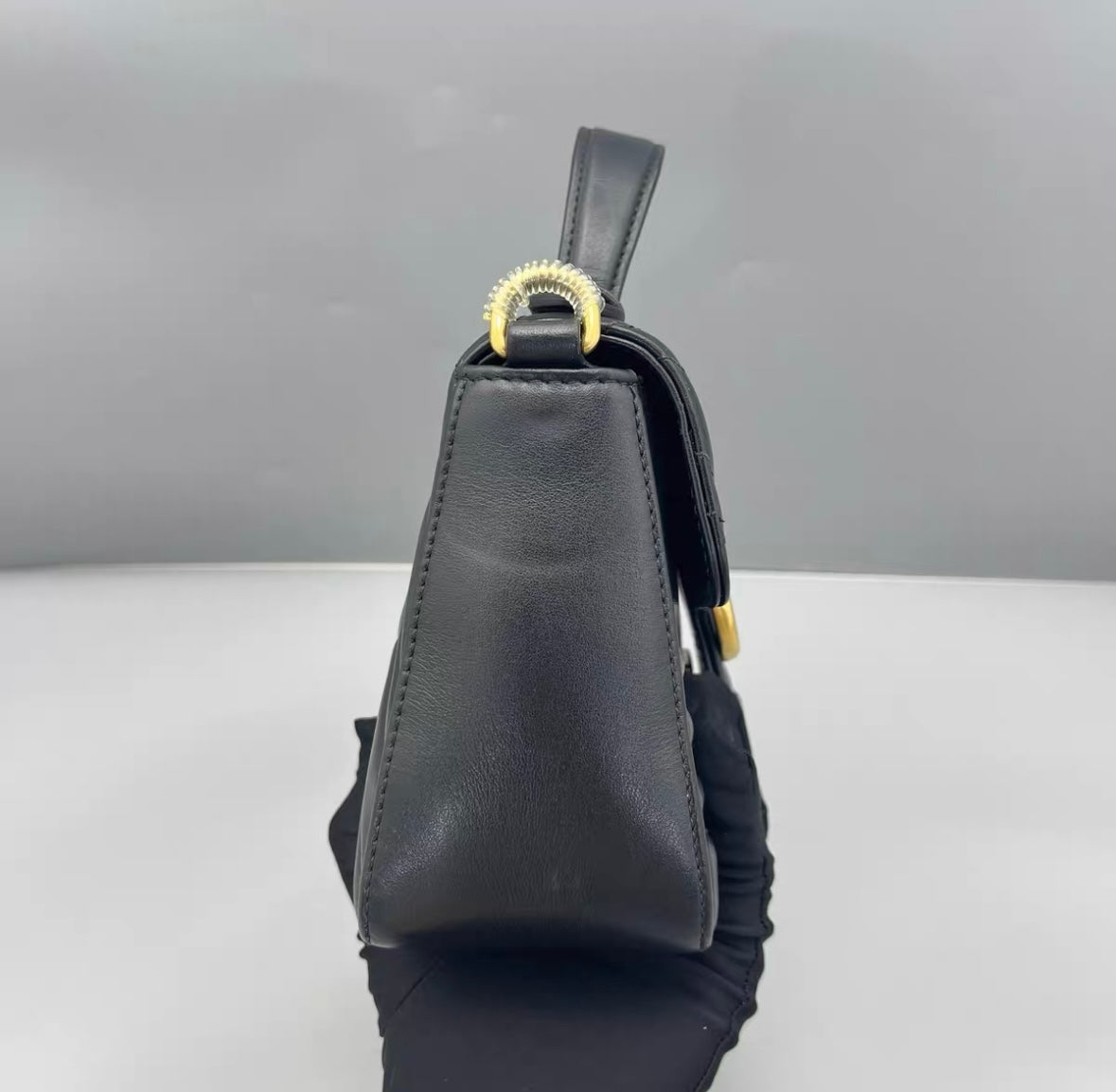 Gucci - GG Marmont Matelassé Mini Top Handle Bag - Leather - Black - (mini)