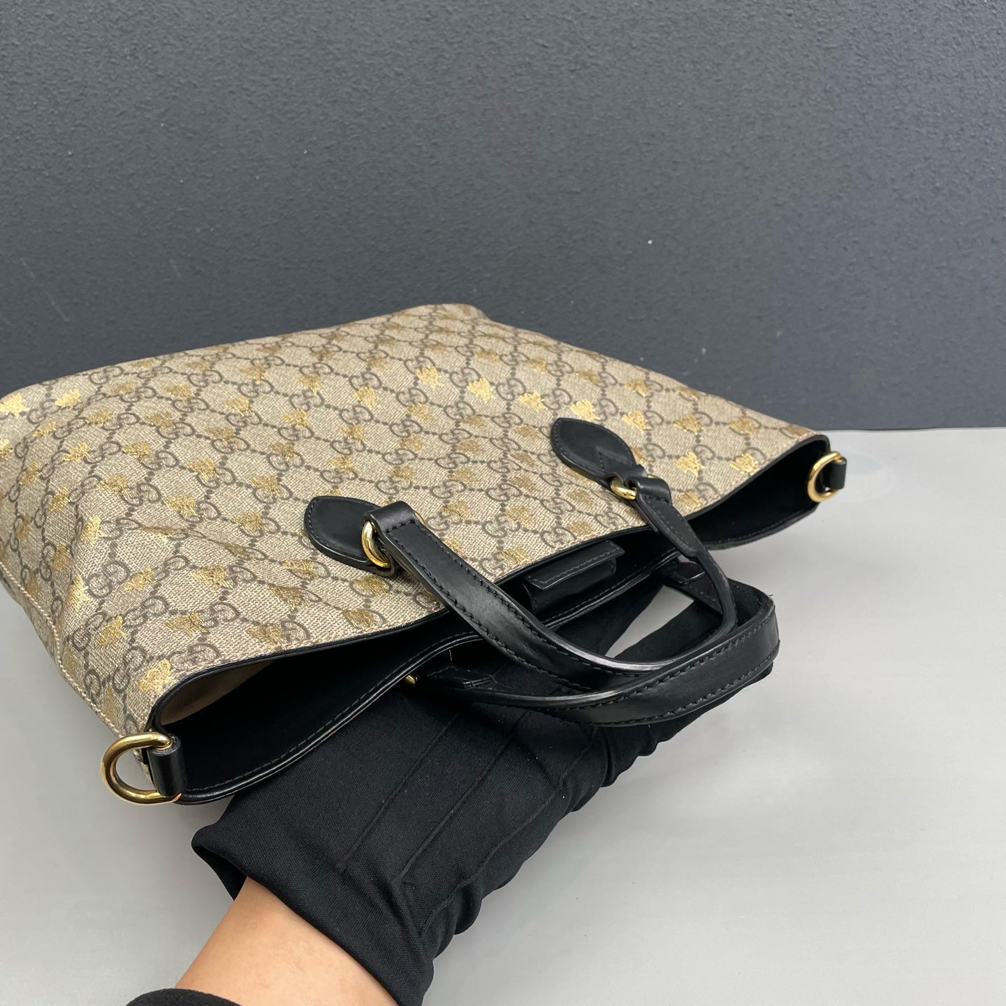 Gucci - GG Supreme Bee Tote - GG Supreme canvas with leather trim - Beige - (Medium)