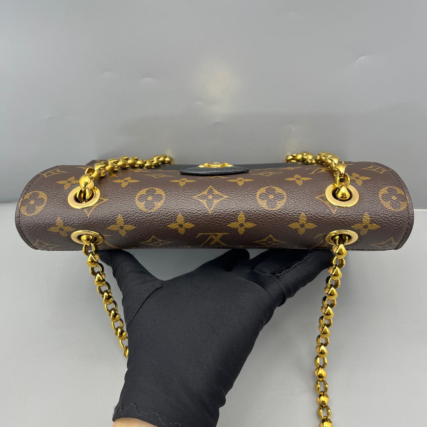 Louis Vuitton - Victoria Chain Bag - Monogram coated canvas with leather trim - Brown - (Medium)