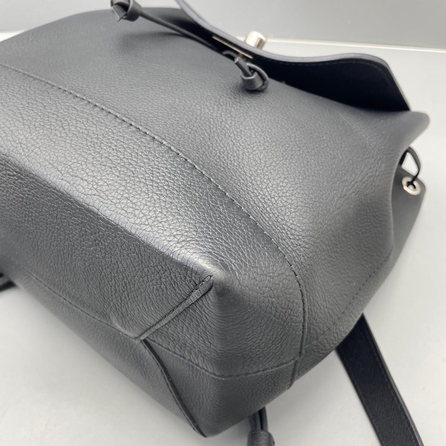Louis Vuitton - Lockme Backpack - Leather - Black - (Medium)