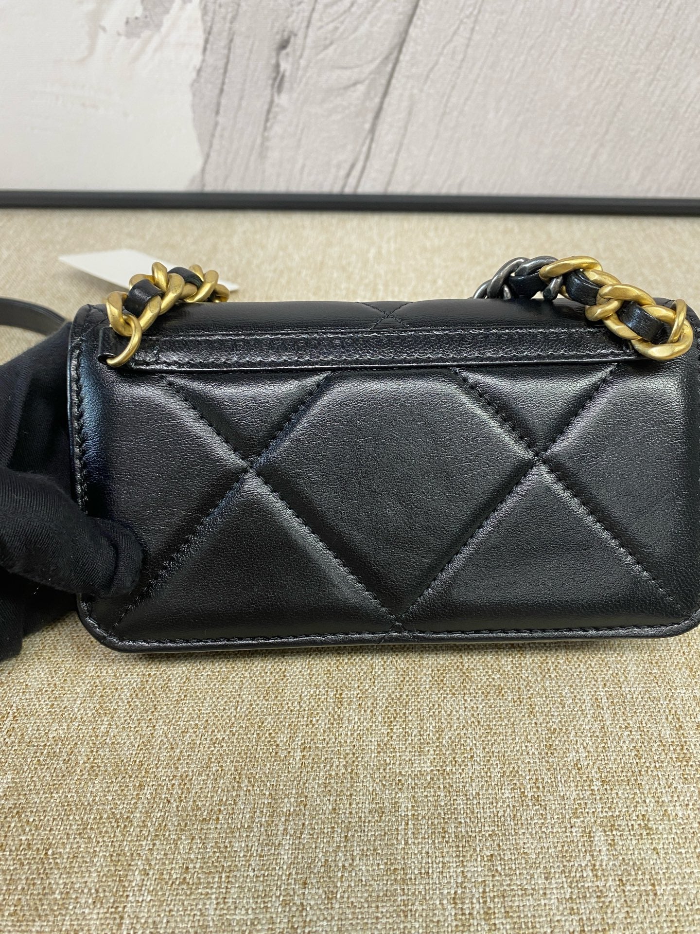 Chanel - 19 WOC - Lambskin leather - Black - (mini)