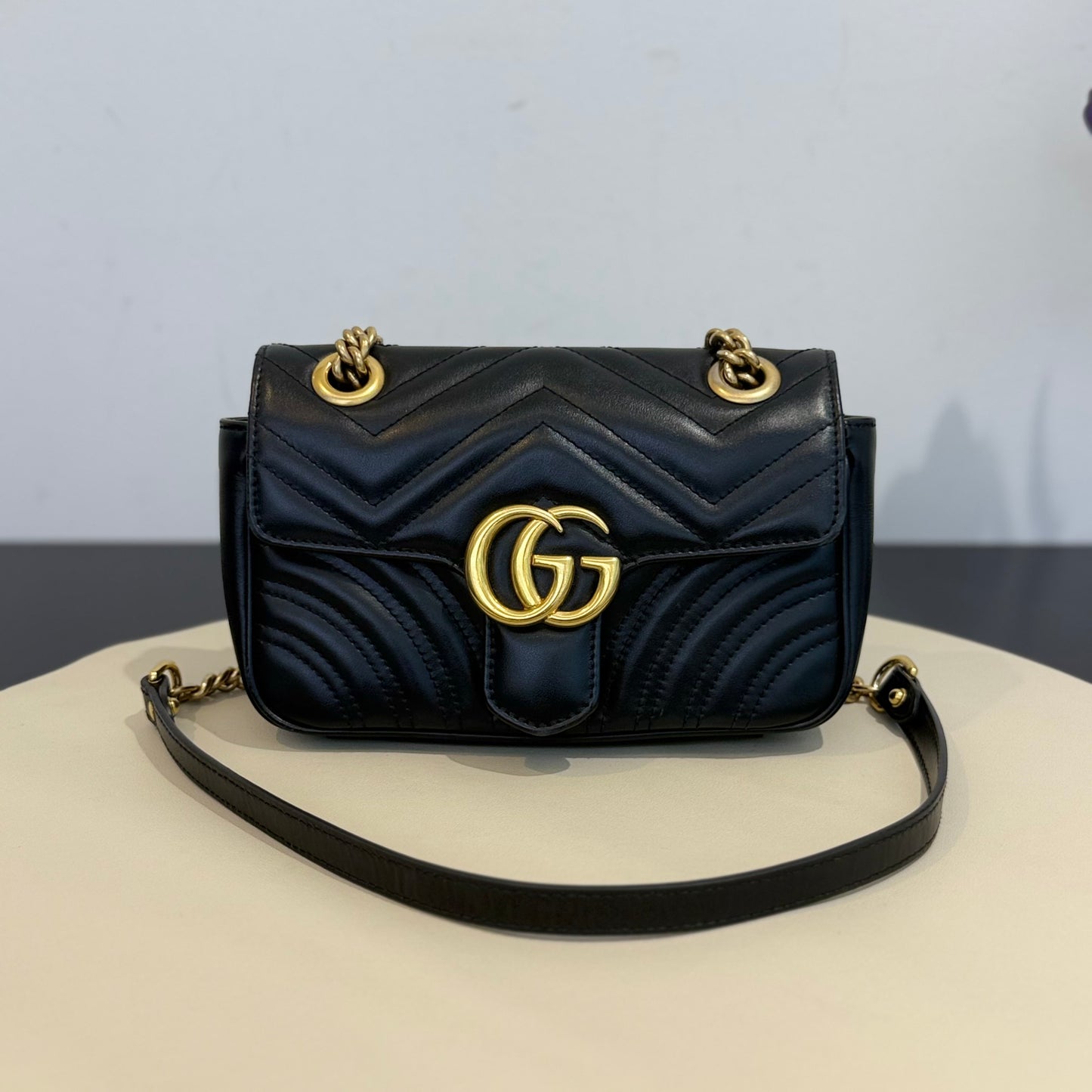 Gucci - GG Marmont Matelassé Small Chain Shoulder Bag - Leather - Black - (Small)