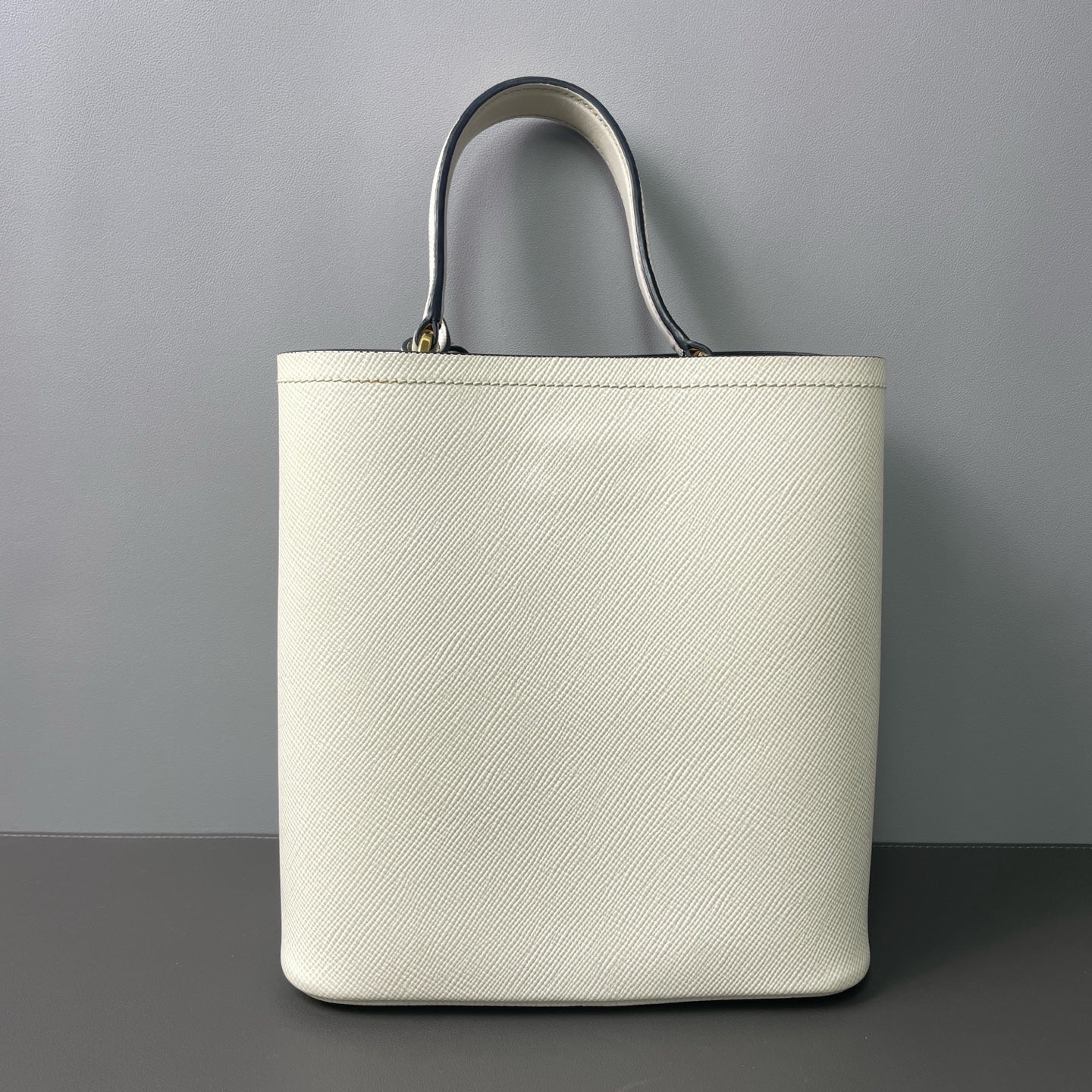 Prada - Panier - Saffiano leather - White with Gold-Tone Hardware - (medium)