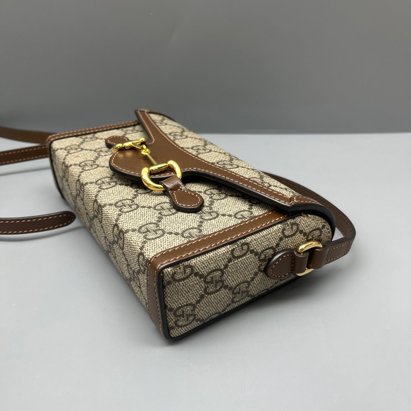 Gucci - Horsebit 1955 Horizontal Phone Bag - GG Supreme canvas with leather trim - Beige and Brown - (mini)