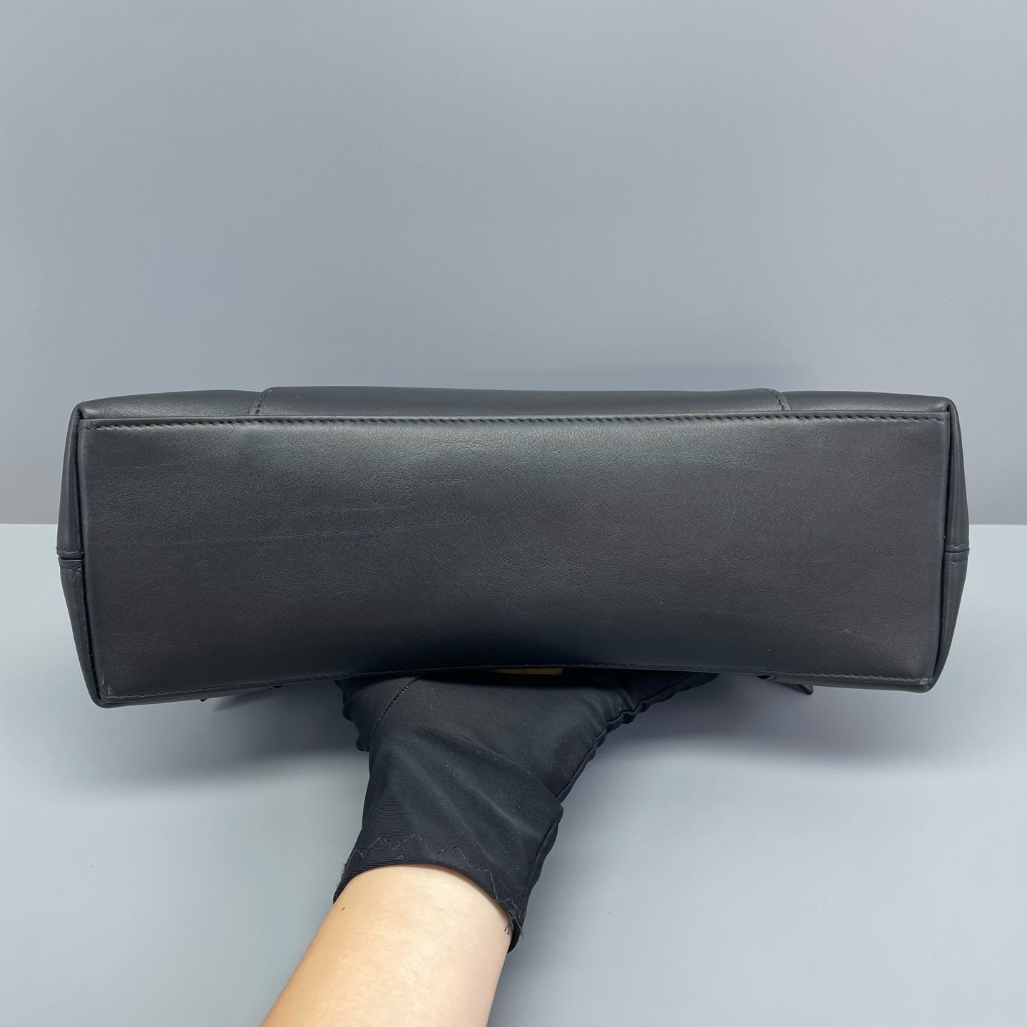 Balenciaga - Hourglass Bag - Smooth calfskin leather - Black - (Medium)