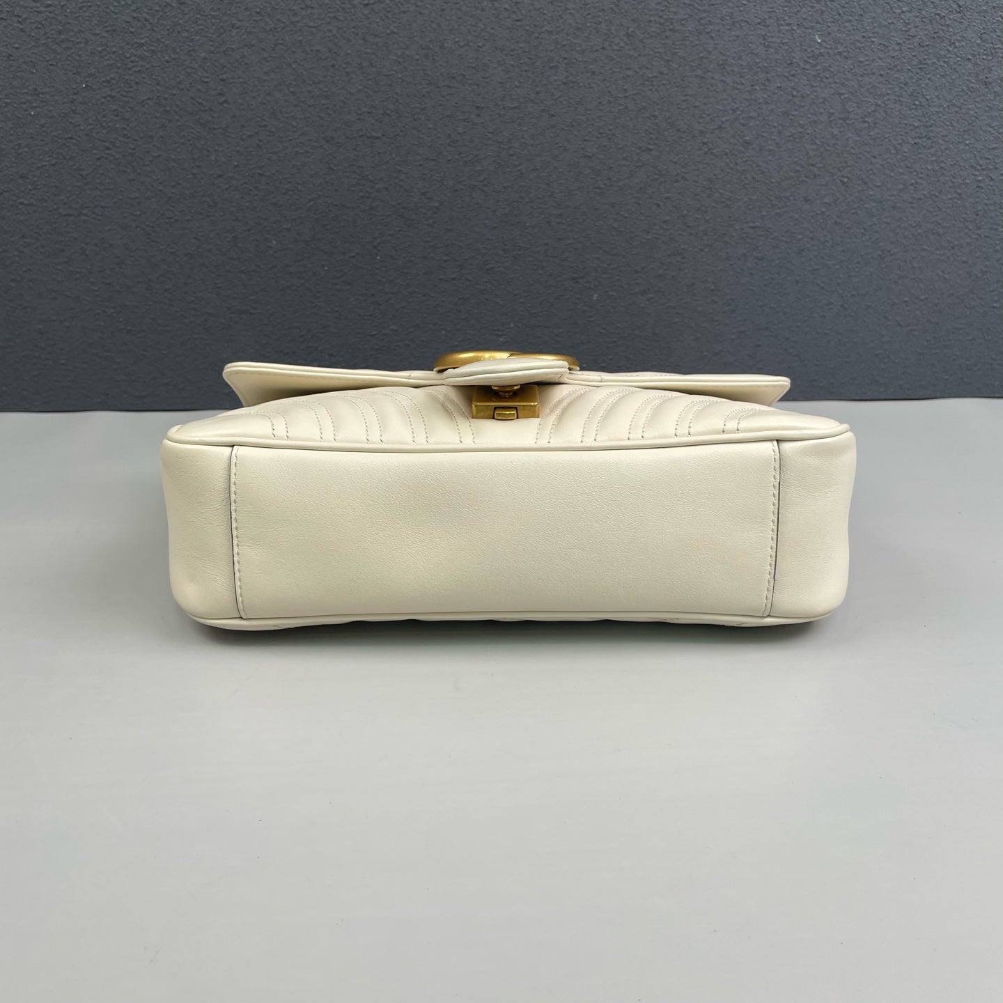 Gucci - GG Marmont Matelassé Shoulder Bag - Leather - White - (Medium)