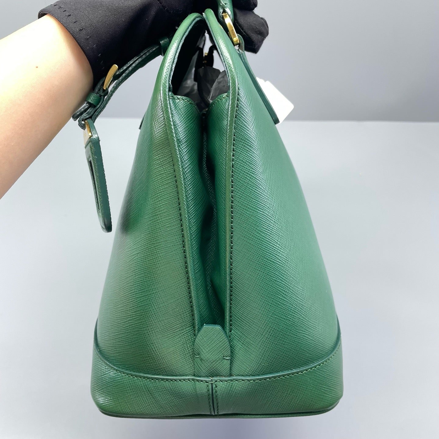 Prada - Saffiano Lux Dome Handbag - Saffiano leather - Green - (medium)