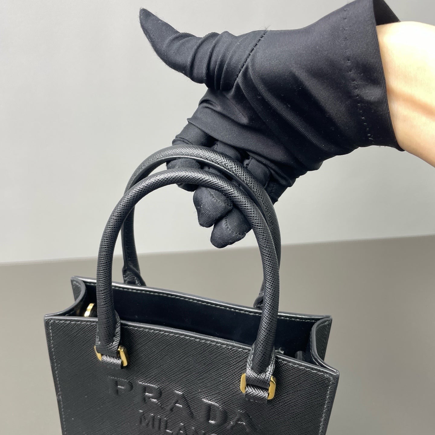Prada - Saffiano Vertical Tote with Detachable Pouch - Saffiano leather - Black - (small)