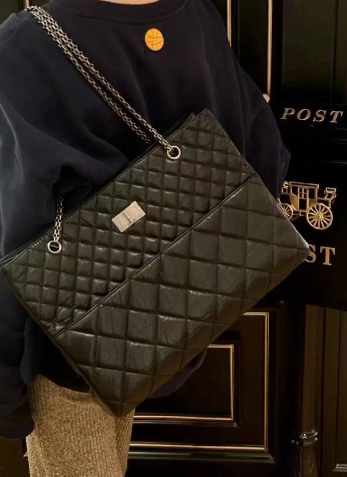 Chanel - 2.55 Series Quilted Tote Bag - Leather - Black - (Large)