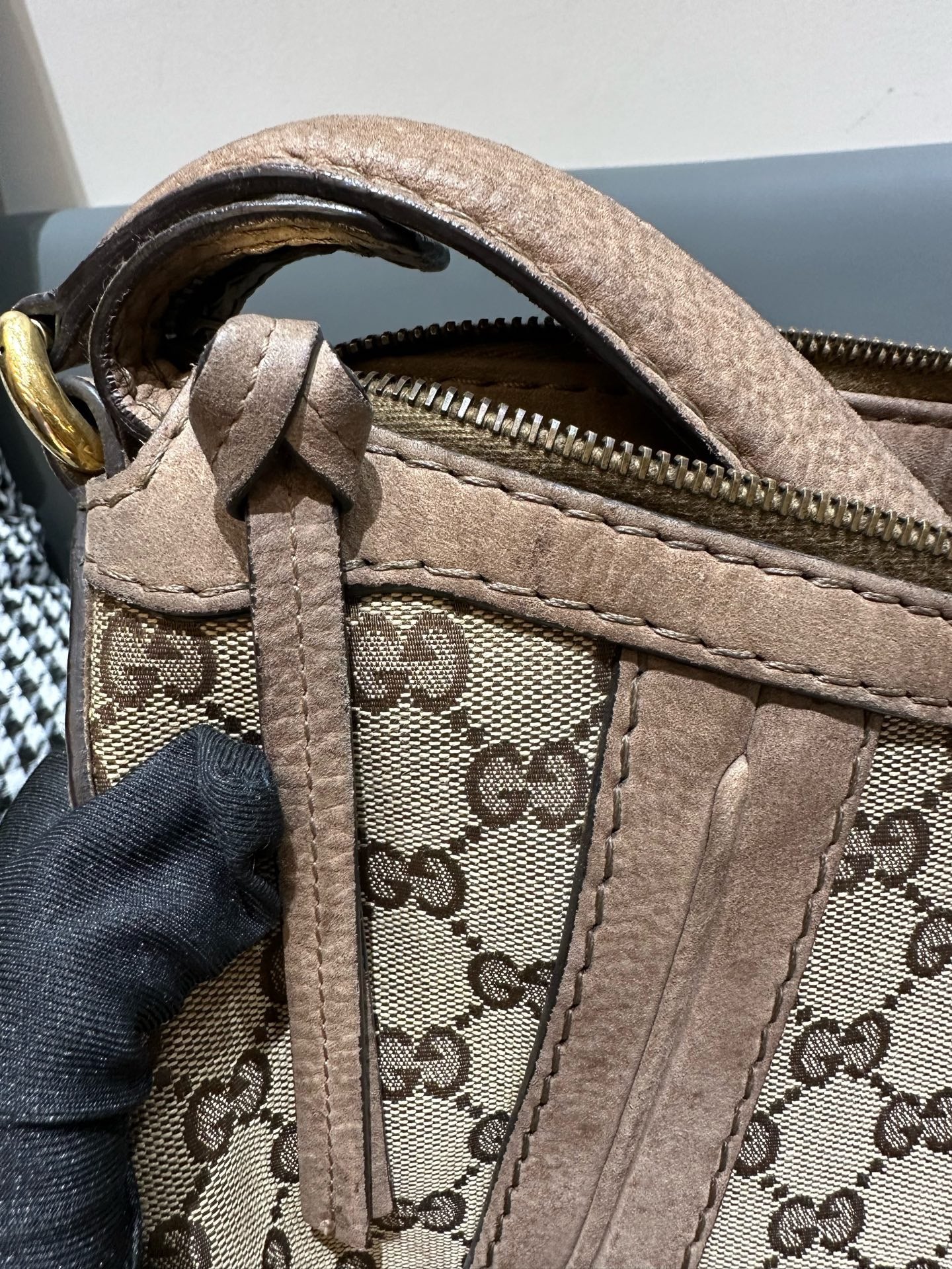 Gucci - GG Monogram Canvas and Suede Shoulder Tote Bag - GG Monogram Canvas and Suede Leather - Beige and Brown with Gold-Tone Hardware - (Large)