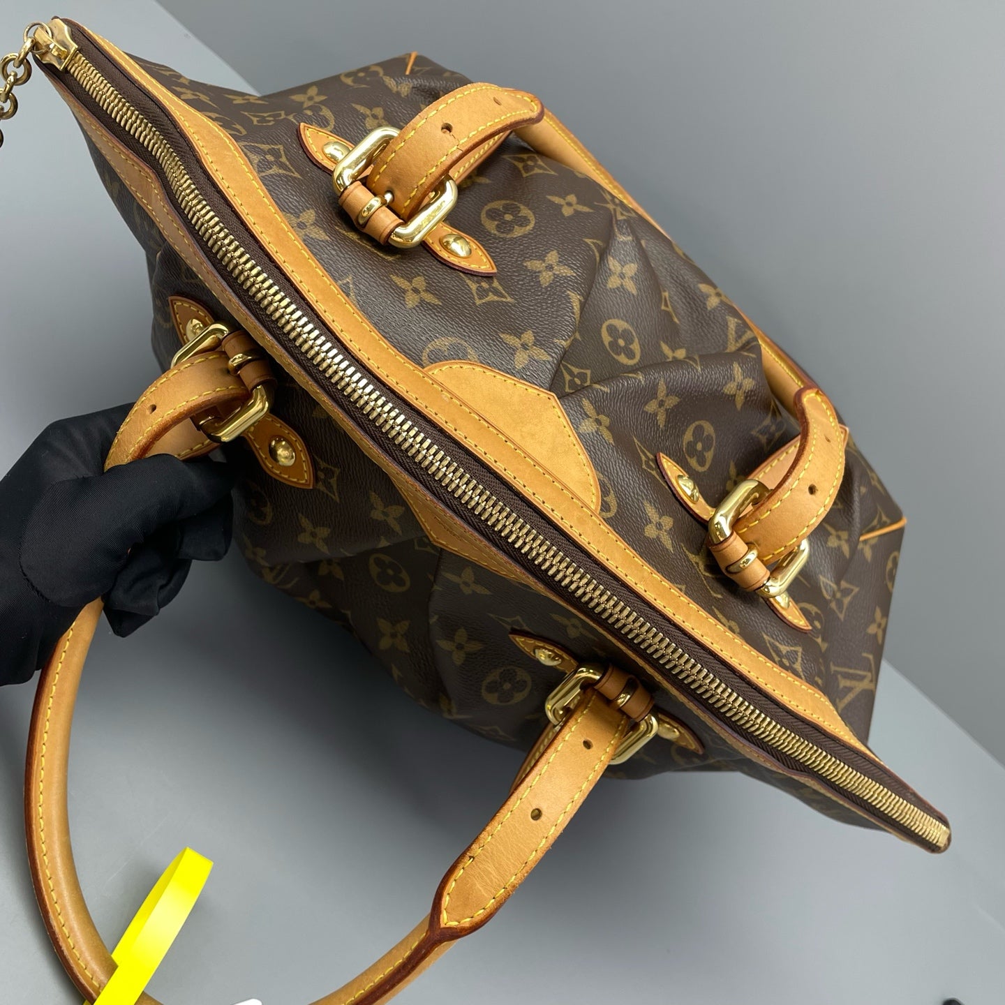 Louis Vuitton - Tivoli GM - Monogram coated canvas with natural cowhide leather trim - Brown - (Medium)