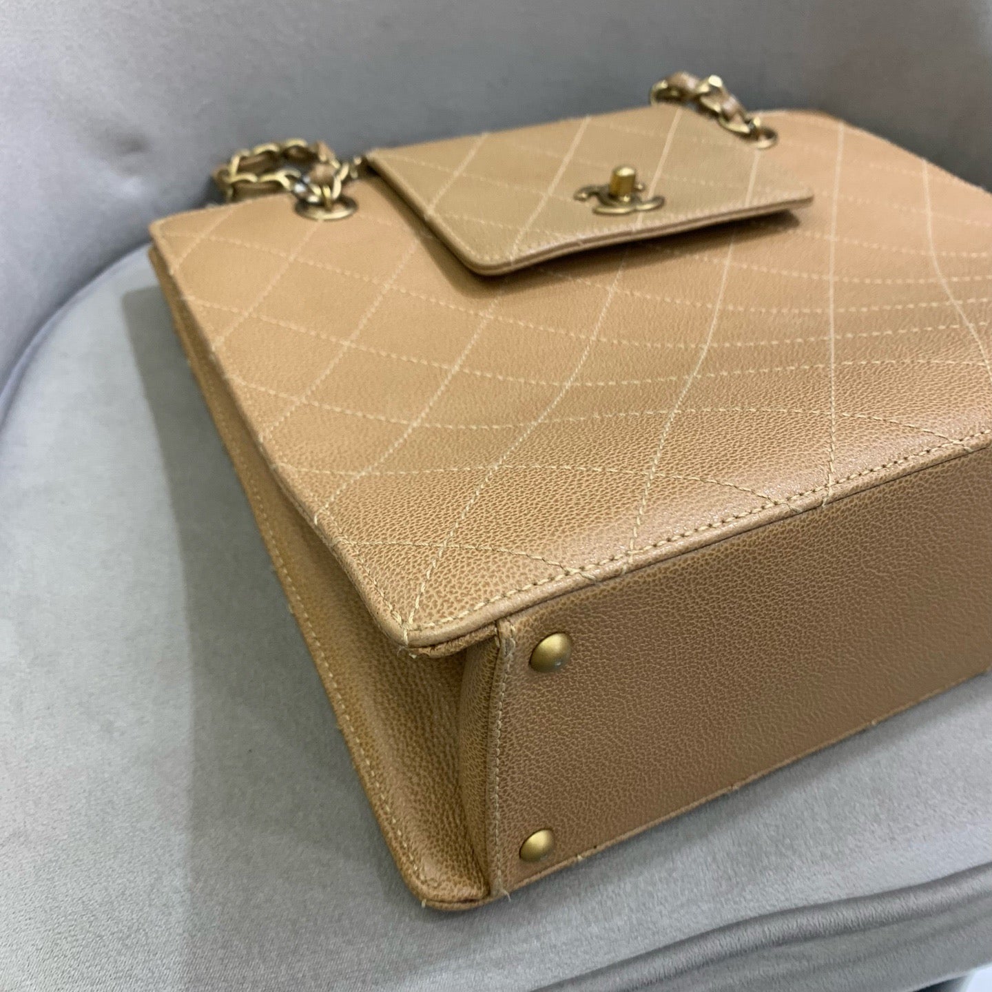 Chanel - Outseam Quilted Flap Shoulder Bag - Grained calfskin leather - Caramel - (Medium)