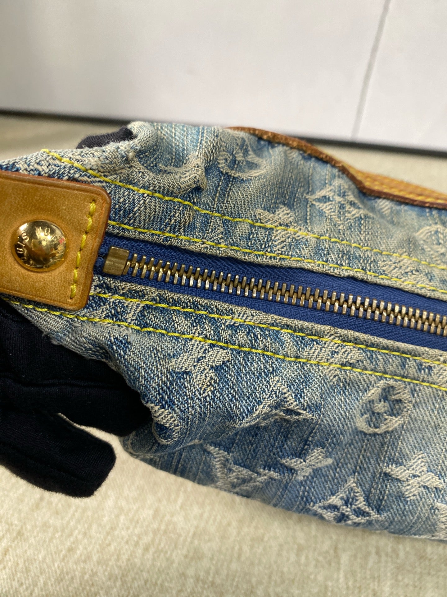 Louis Vuitton - Baggy - Monogram Denim with Vachetta leather trim - Blue - (medium)