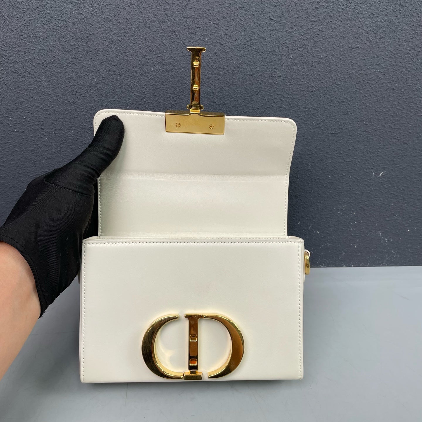 Dior - 30 Montaigne Box Bag - Leather - White - (mini)