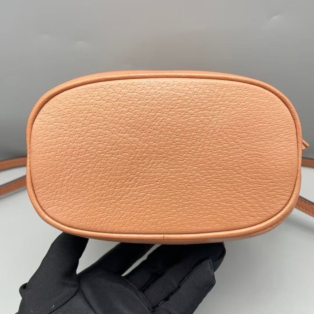 Gucci - Op Small Bucket Bag - GG monogram canvas with grained leather trim - Pink - (Mini)
