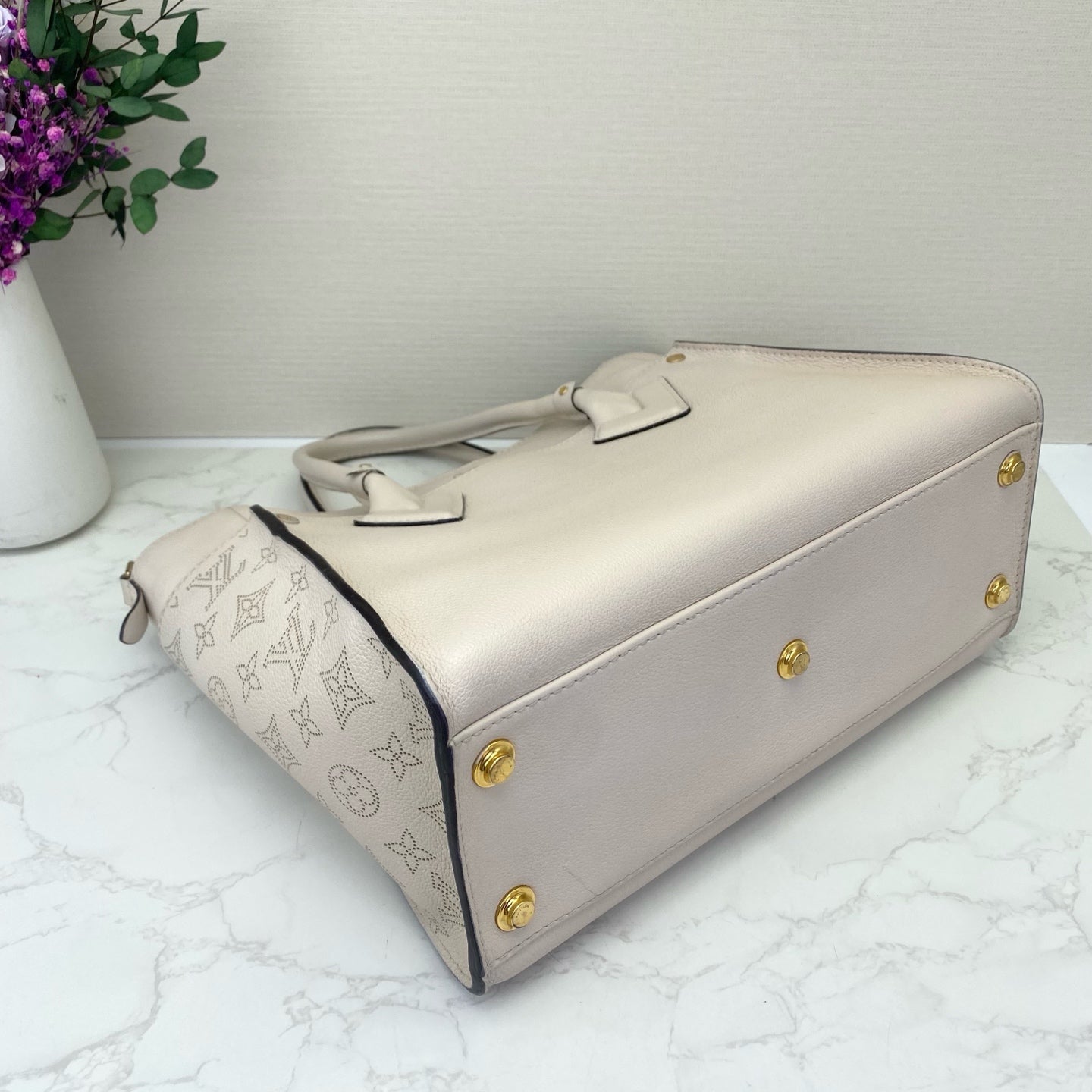 Louis Vuitton - On My Side - Leather - Grey - (medium)