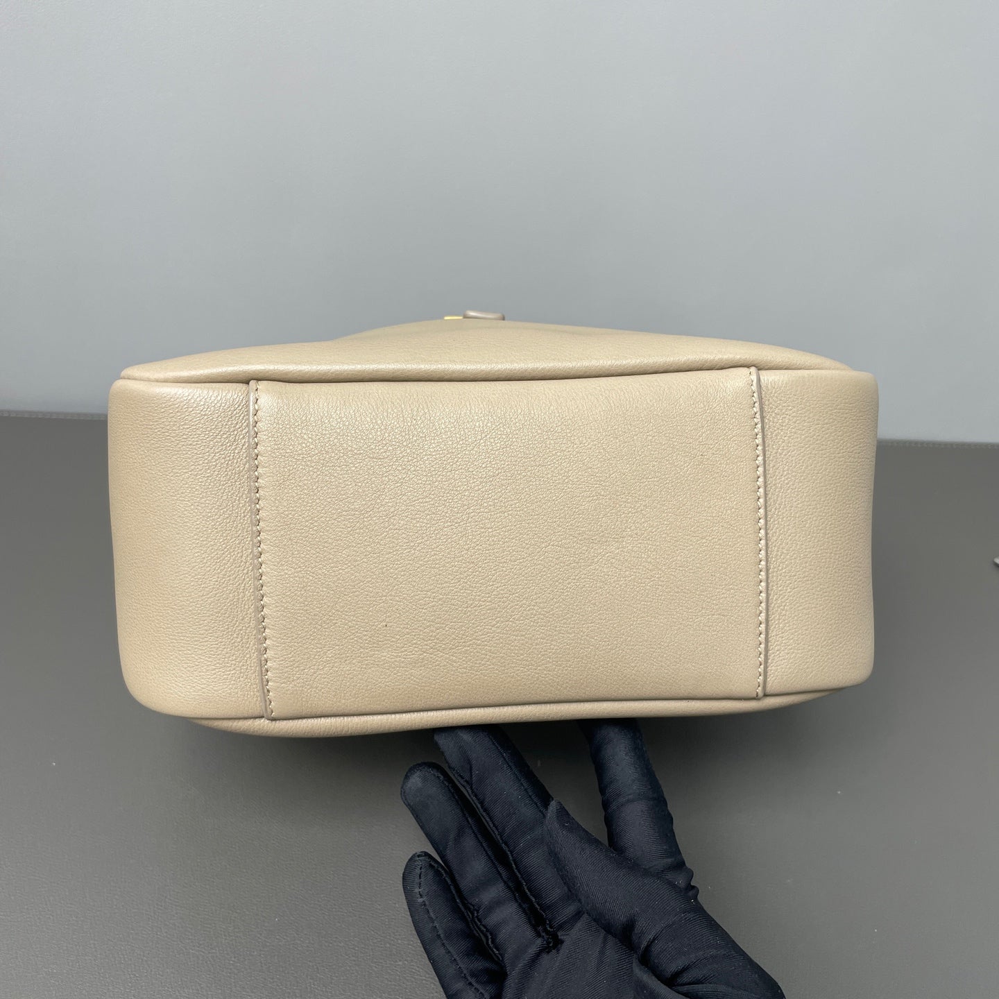 Saint Laurent - Hobo Bag - Leather - Elephant Grey with Antique Gold-Tone Hardware - (small)