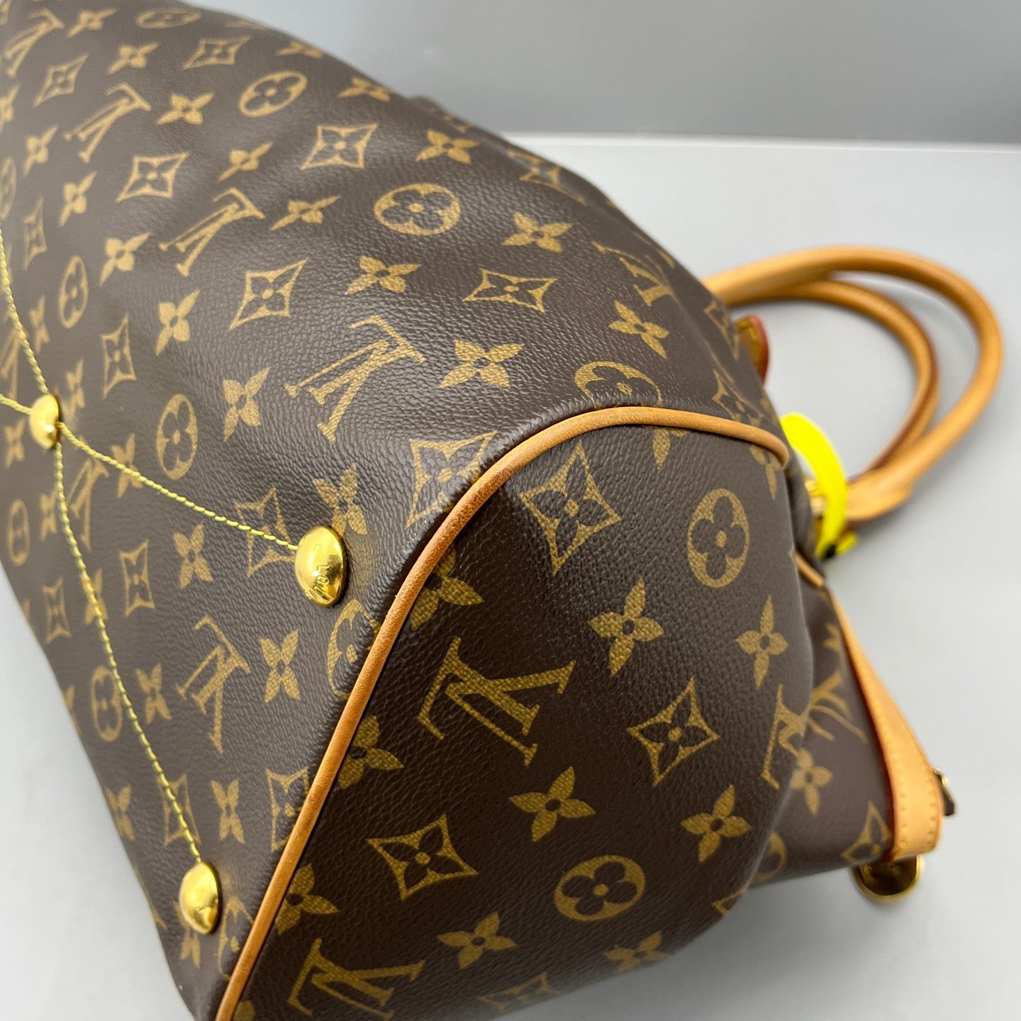 Louis Vuitton - Tivoli PM - Monogram coated canvas with Vachetta leather trim - Brown - (Medium)