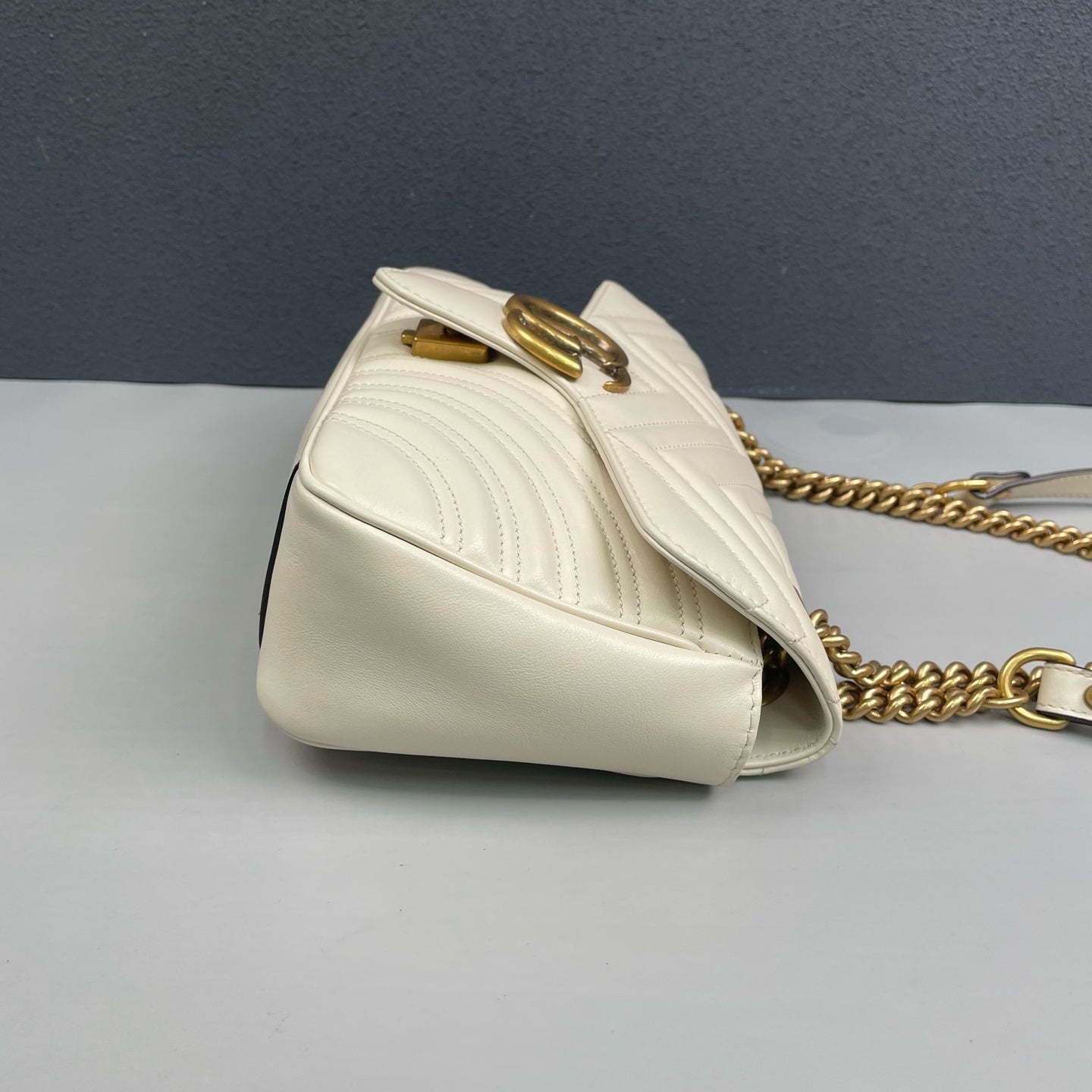 Gucci - GG Marmont Matelassé Shoulder Bag - Leather - White - (Medium)