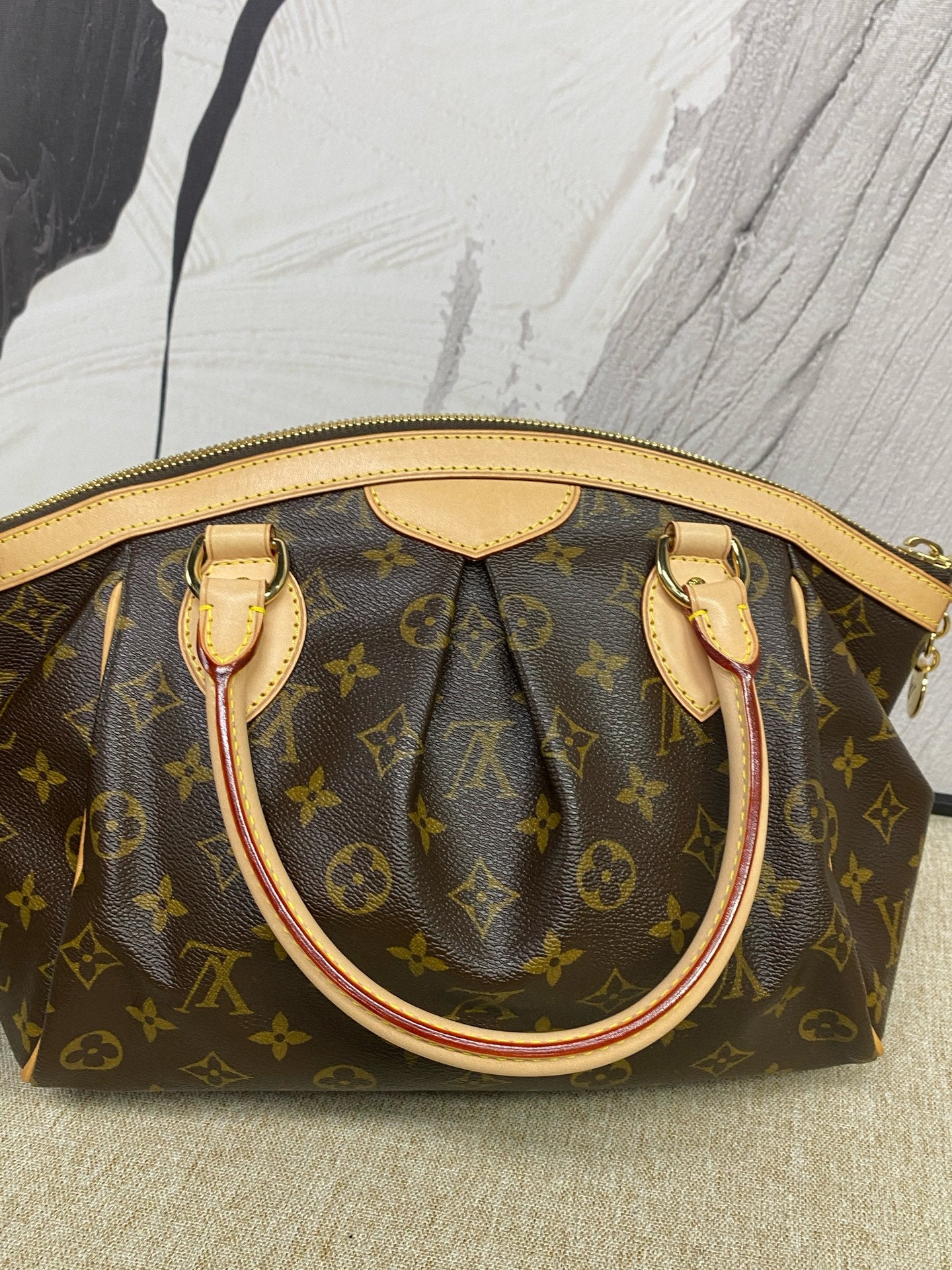 Louis Vuitton - Tivoli PM - Monogram coated canvas with Vachetta leather trim - Brown - (Medium)