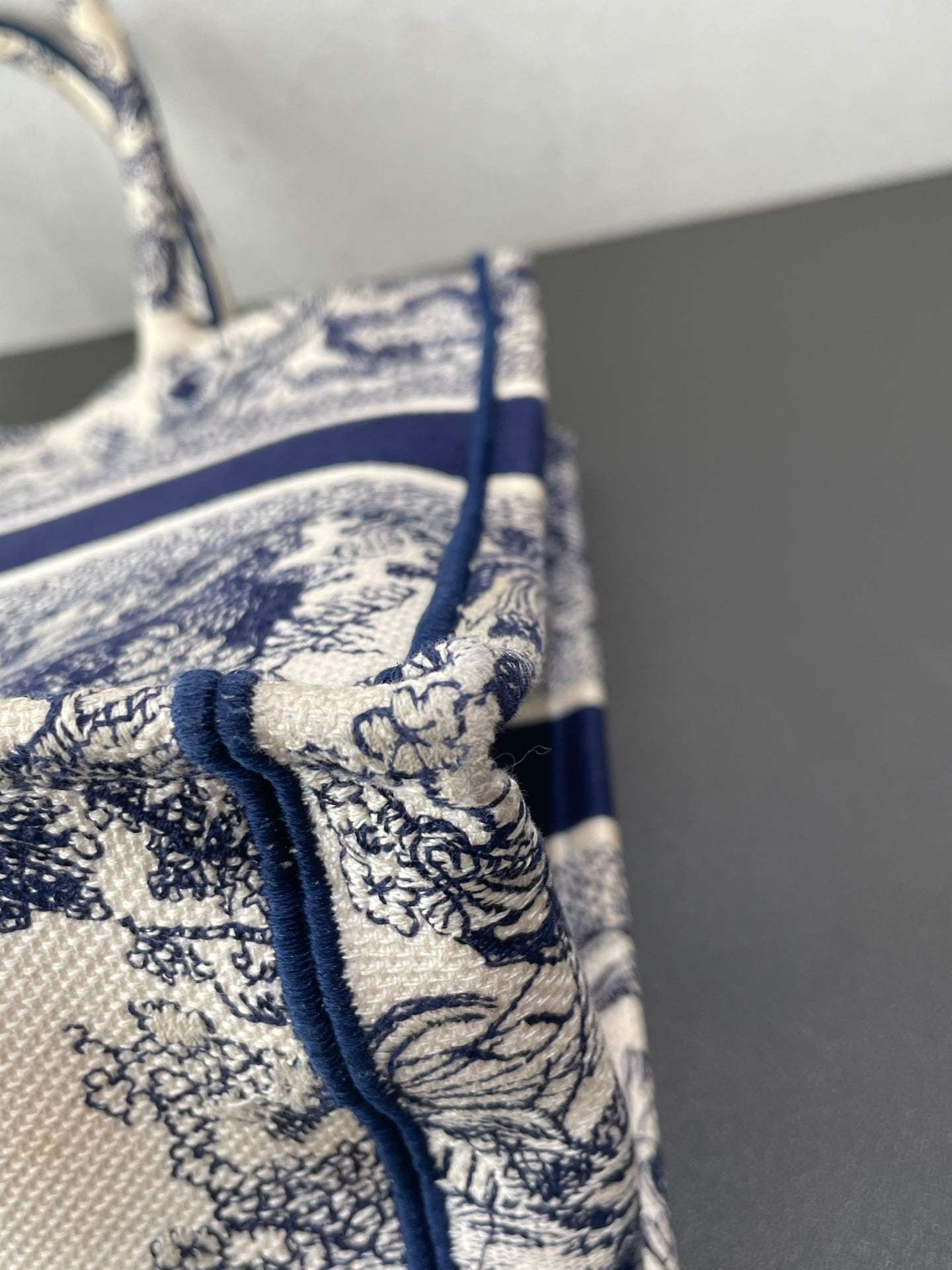 Dior - Book Tote Medium - Embroidered Canvas - Blue - (medium)