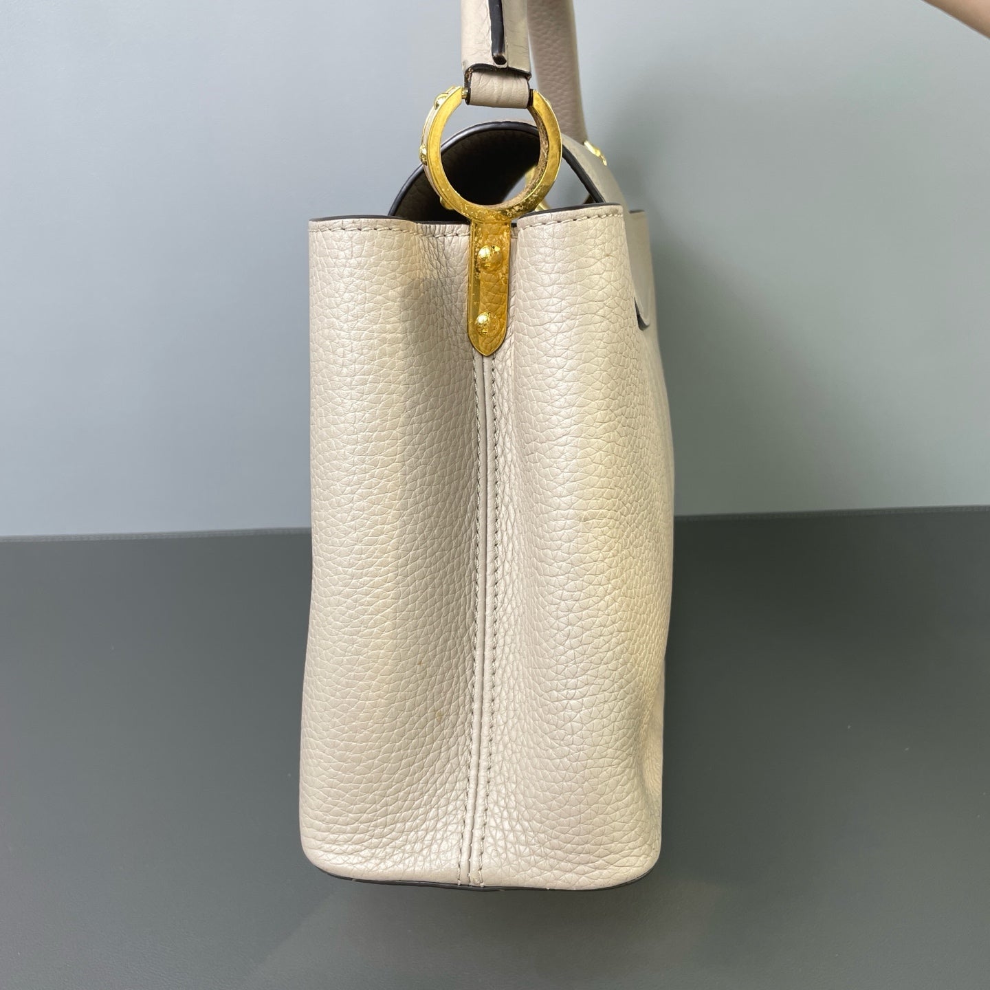 Louis Vuitton - Capucines - Leather - Grey - (medium)