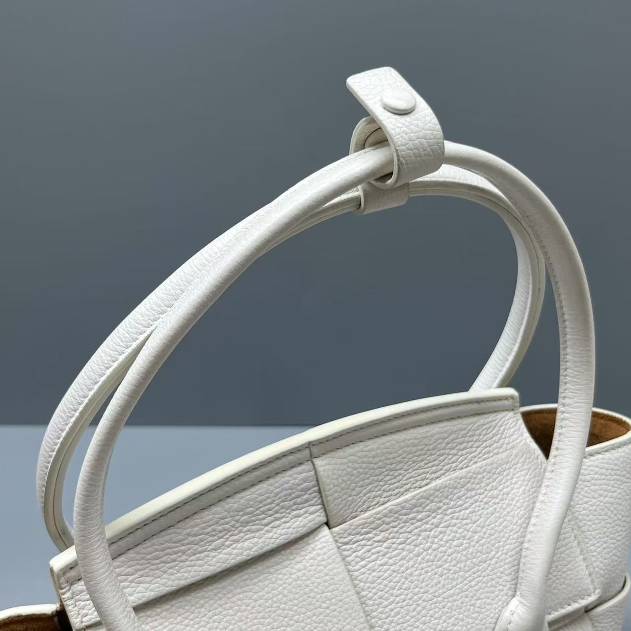 Bottega Veneta - Arco Shoulder Bag - Leather - White - (small)