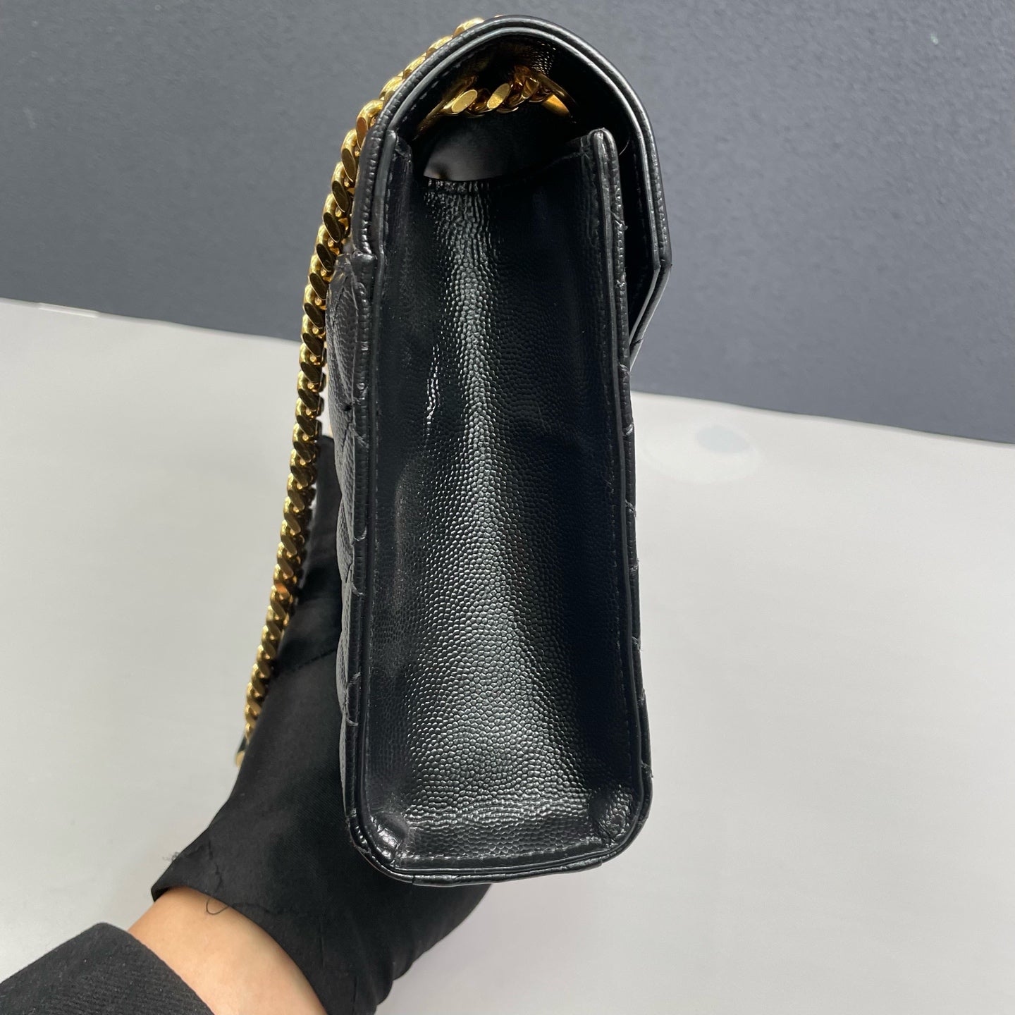 Saint Laurent - Envelope Chain Bag - Caviar cowhide leather - Black with Gold-Tone Hardware - (medium)