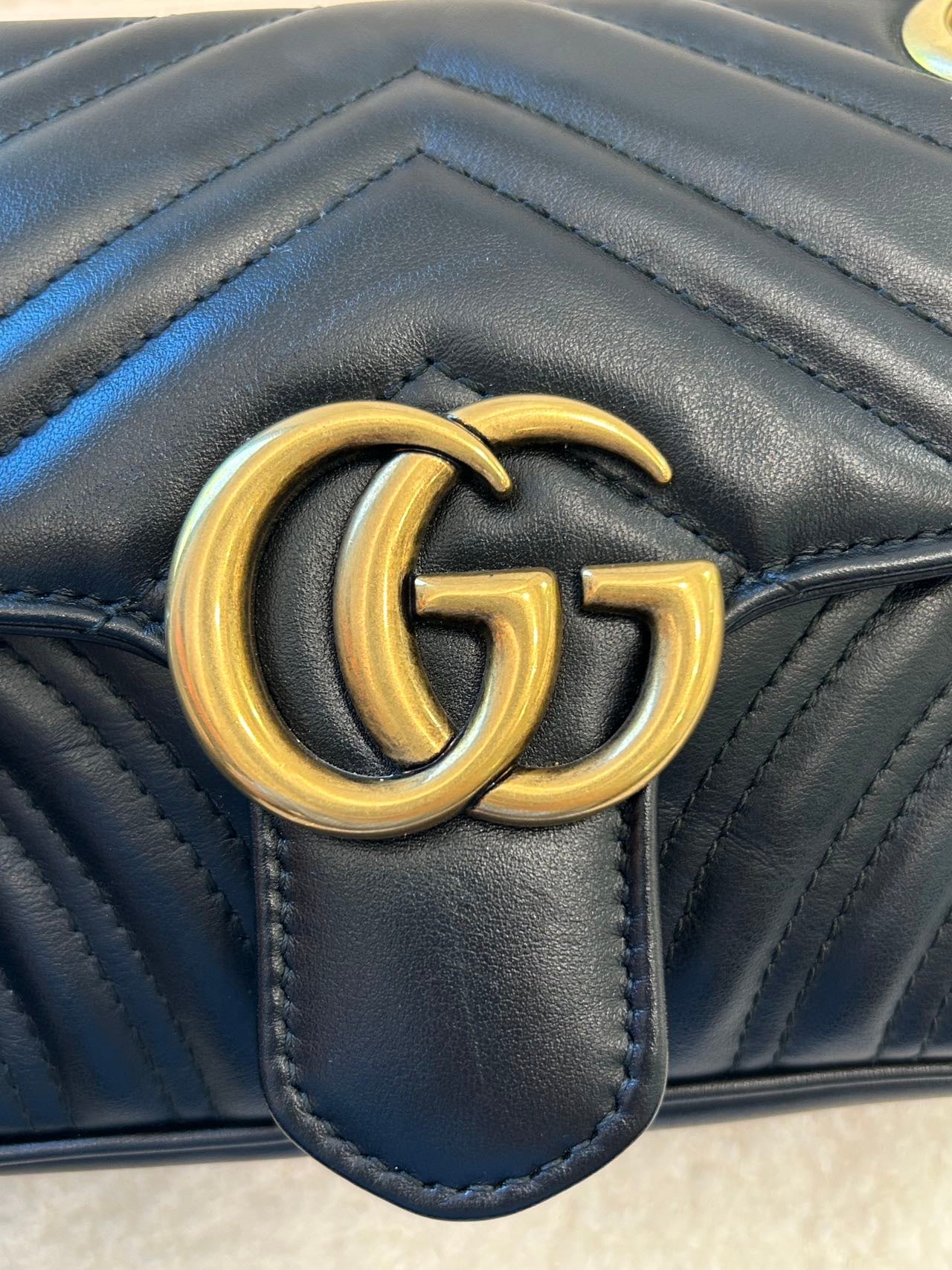Gucci - GG Marmont Matelassé Shoulder Bag 22 - Leather - Black - (Mini)