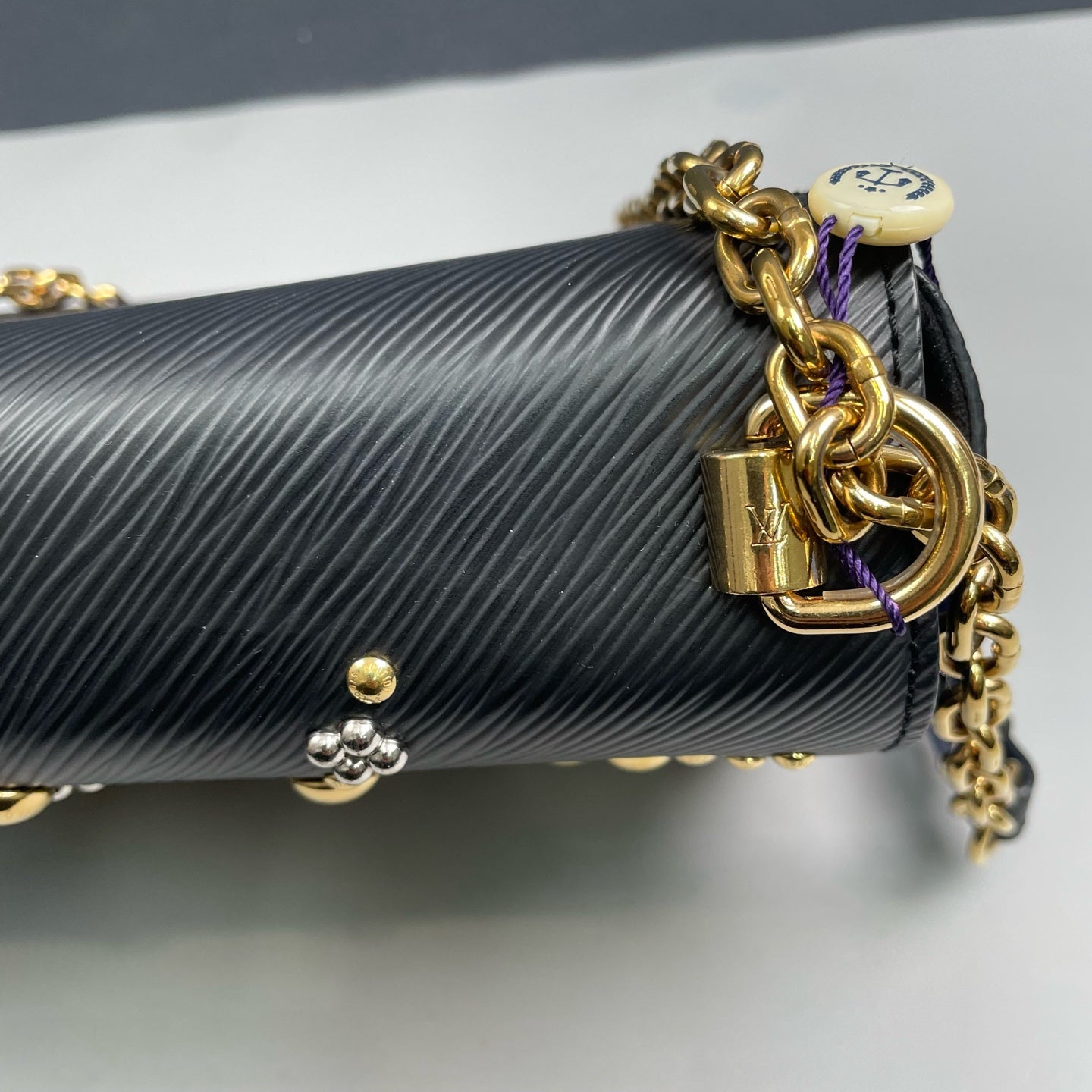 Louis Vuitton - Twist Studded Medium Chain Bag - Epi leather - Black - (medium)