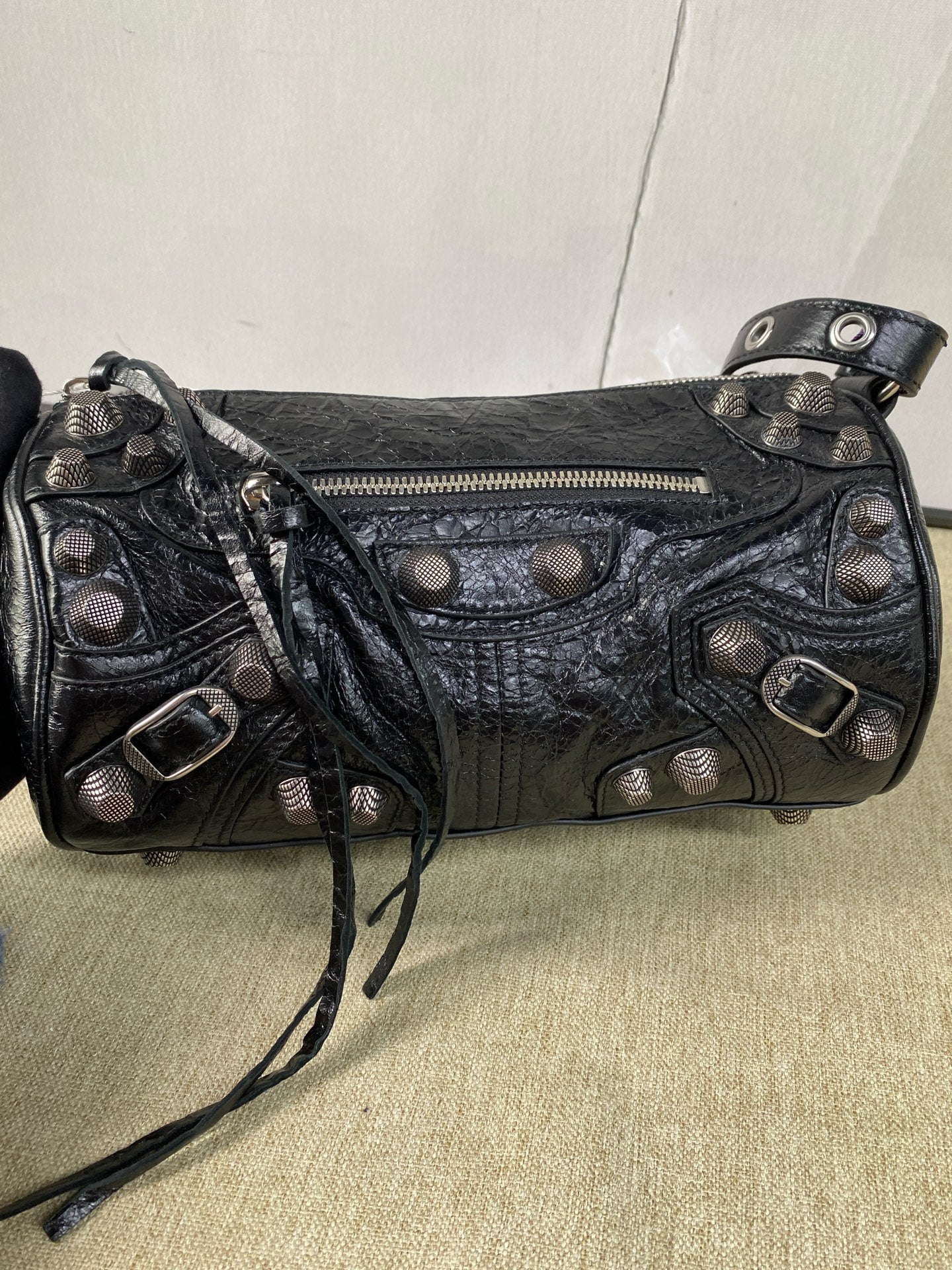 Balenciaga - Le Cagole Cylinder Bag - Cracked calfskin leather - Black - (small)