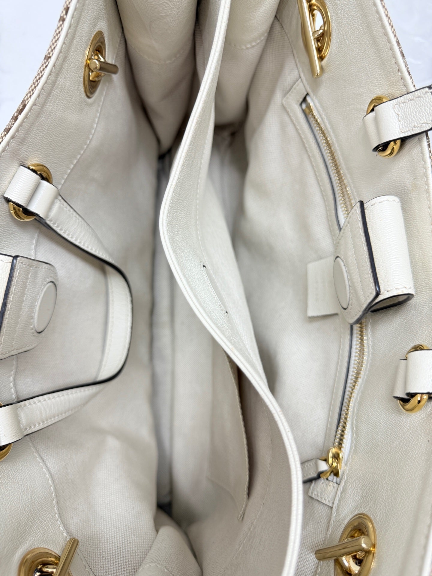 Gucci - 1955 Horsebit Tote - GG Supreme Canvas with Leather Trim - Beige and Cream - (medium)