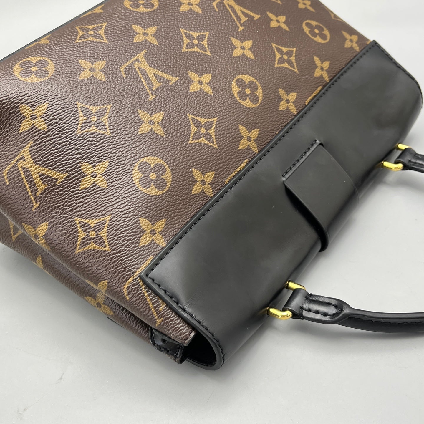 Louis Vuitton - One Handle Flap Bag - Monogram coated canvas and smooth cowhide leather - Brown and Black with Gold-Tone Hardware - (small)