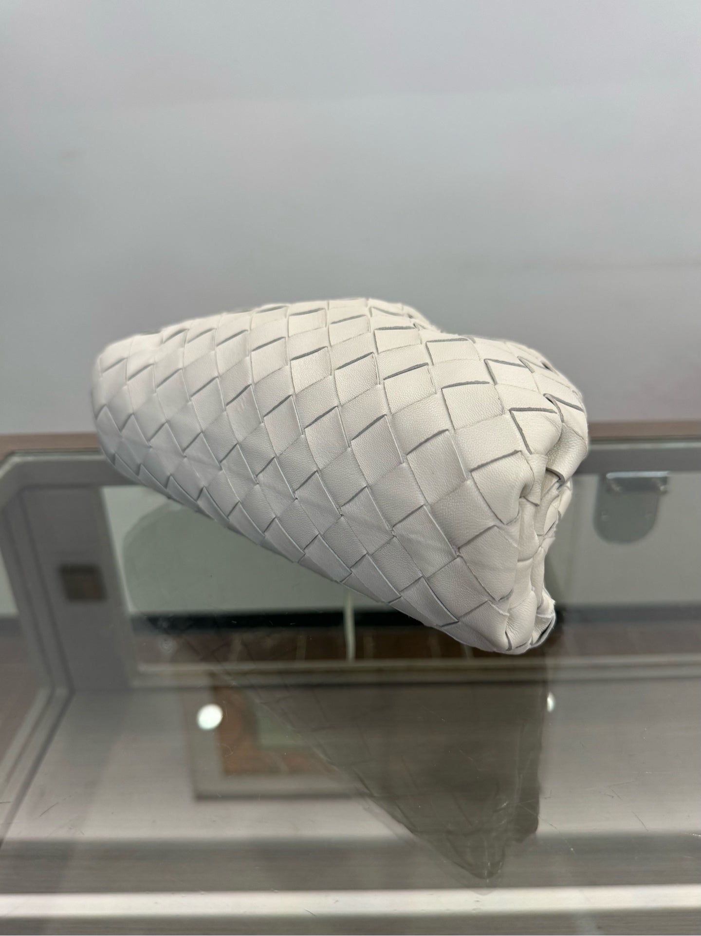 Bottega Veneta - The Mini Pouch - Lambskin leather - White - (mini)