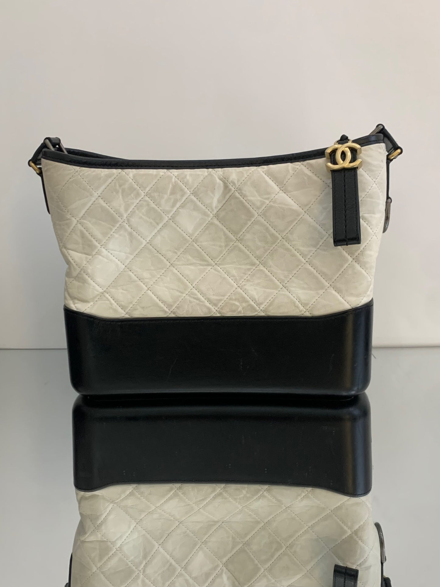 Chanel - Gabrielle Hobo Bag (Medium) - Calfskin leather - Multicolour - (Medium)