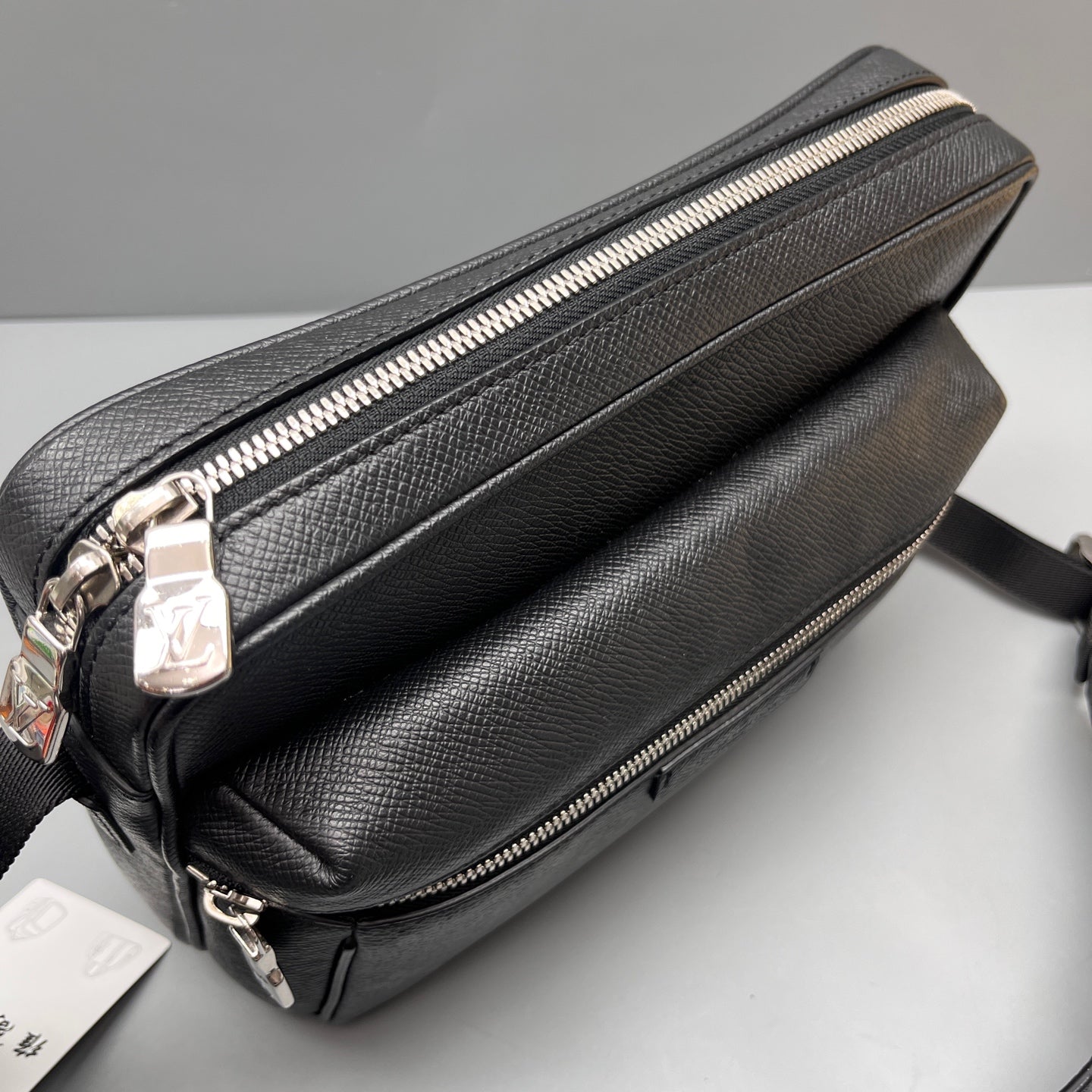 Louis Vuitton - Outdoor Messenger Bag - Monogram Eclipse coated canvas with leather trim - Black - (Medium)
