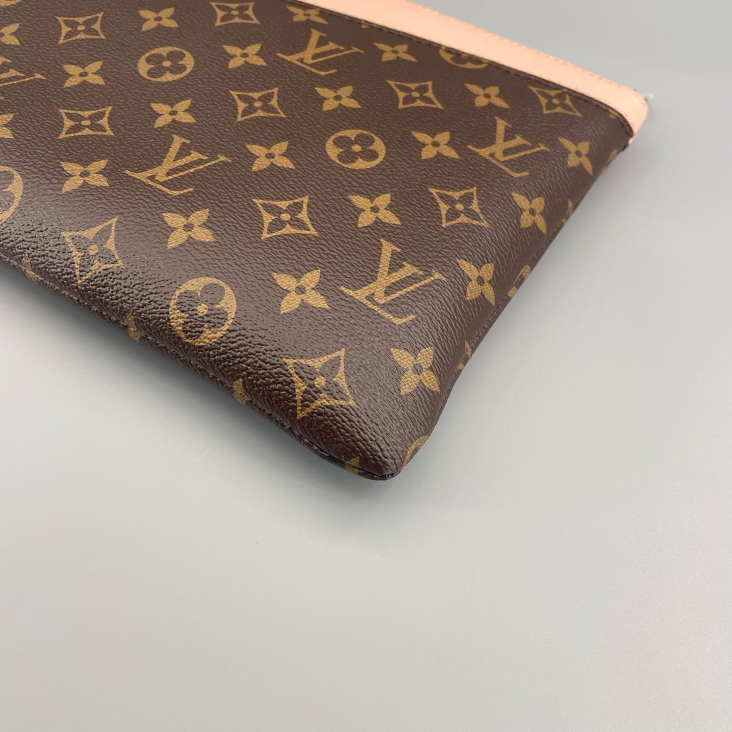 Louis Vuitton - Pochette Legendary Clutch - Monogram coated canvas and grained leather - Brown and Pink - (medium)