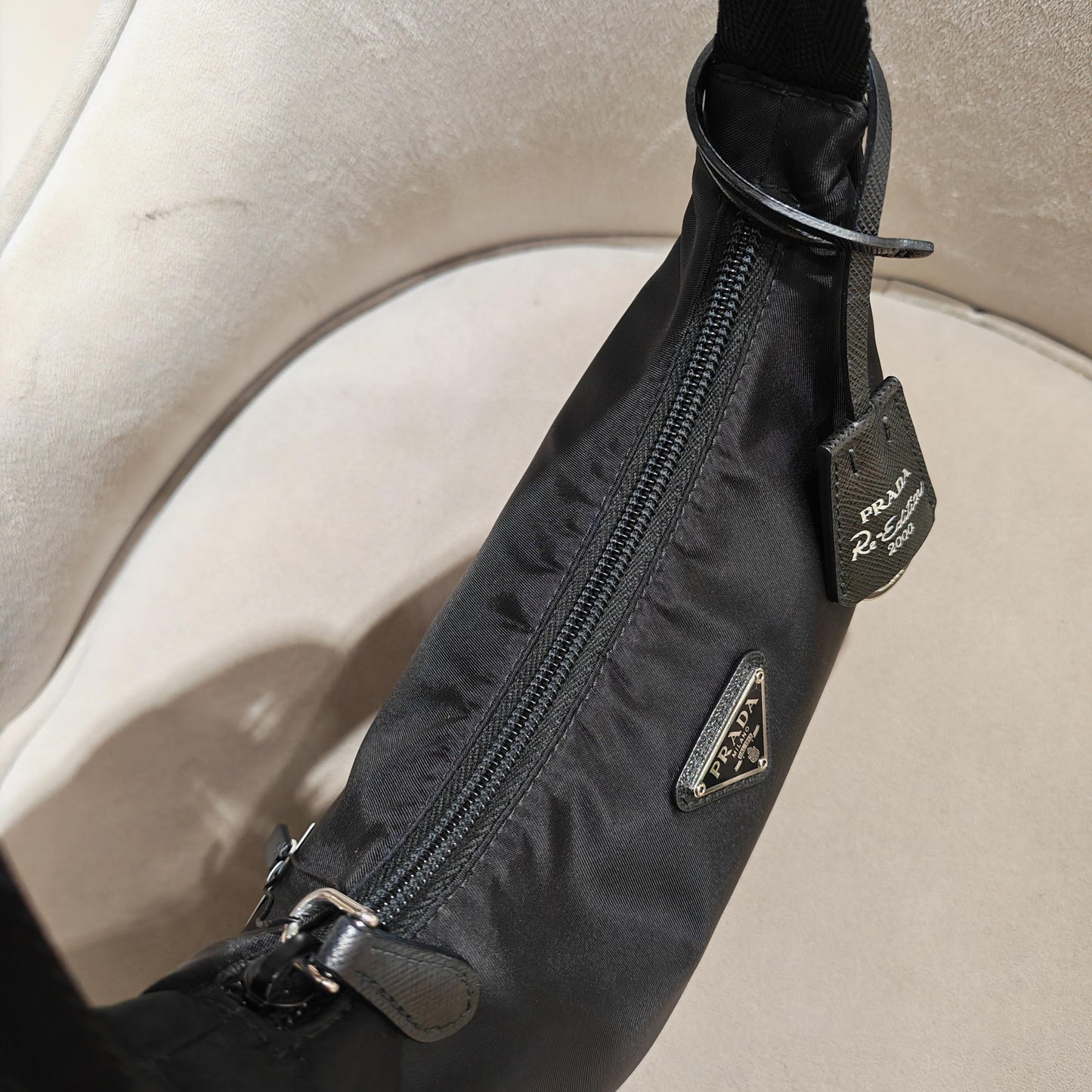Prada - Re-Edition 2000 Hobo Shoulder Bag - Polyamide - Black - (mini)