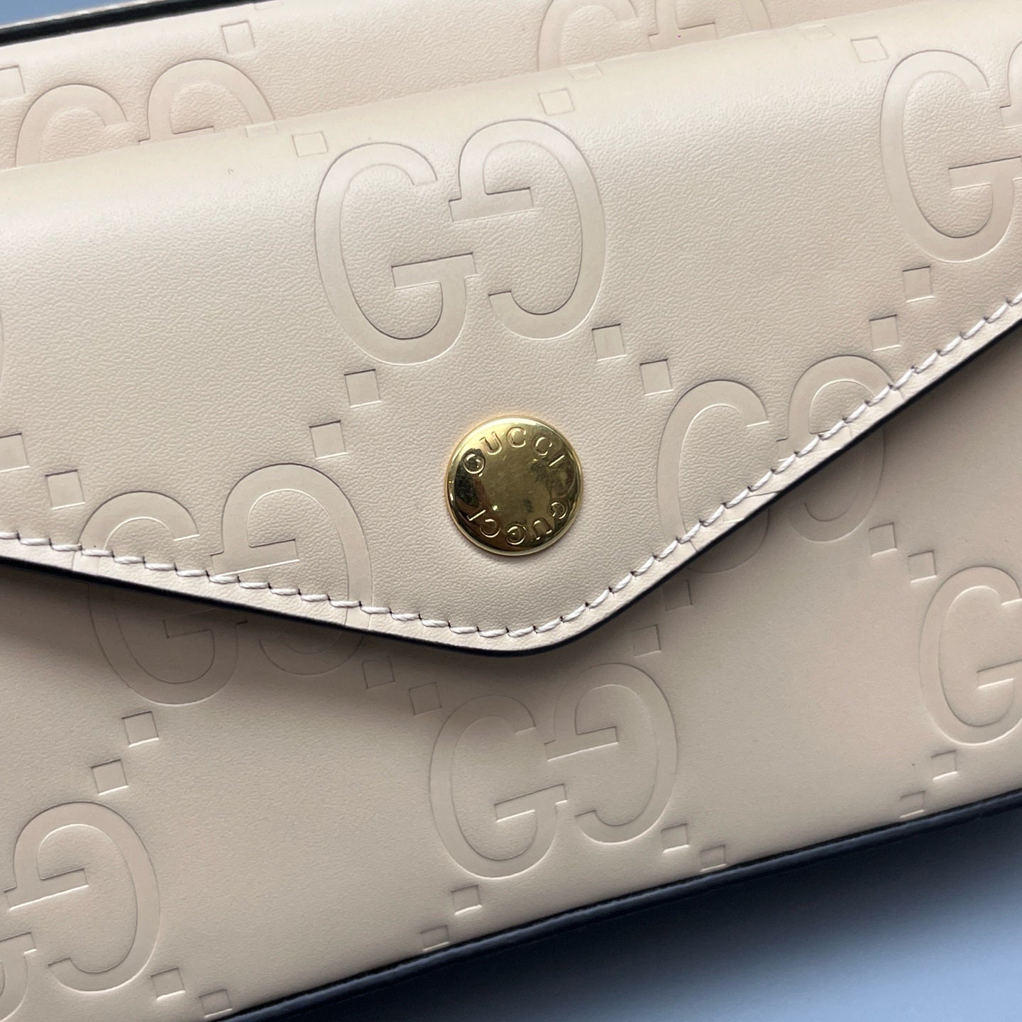 Gucci - Embossed GG Camera Bag - Leather - Beige - (mini)