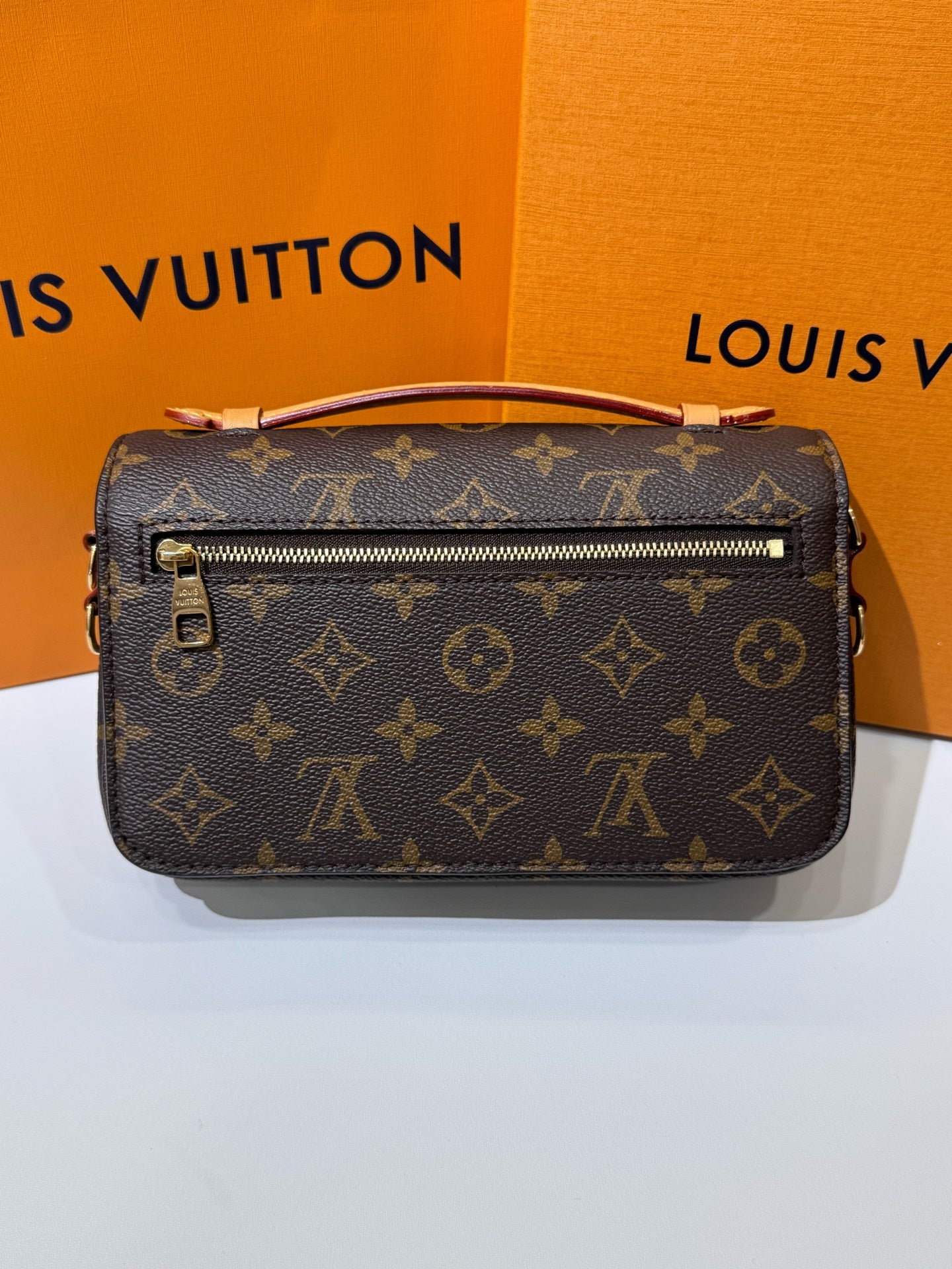 Louis Vuitton - Metis East West - Monogram coated canvas with natural cowhide leather trim - Brown - (Small)