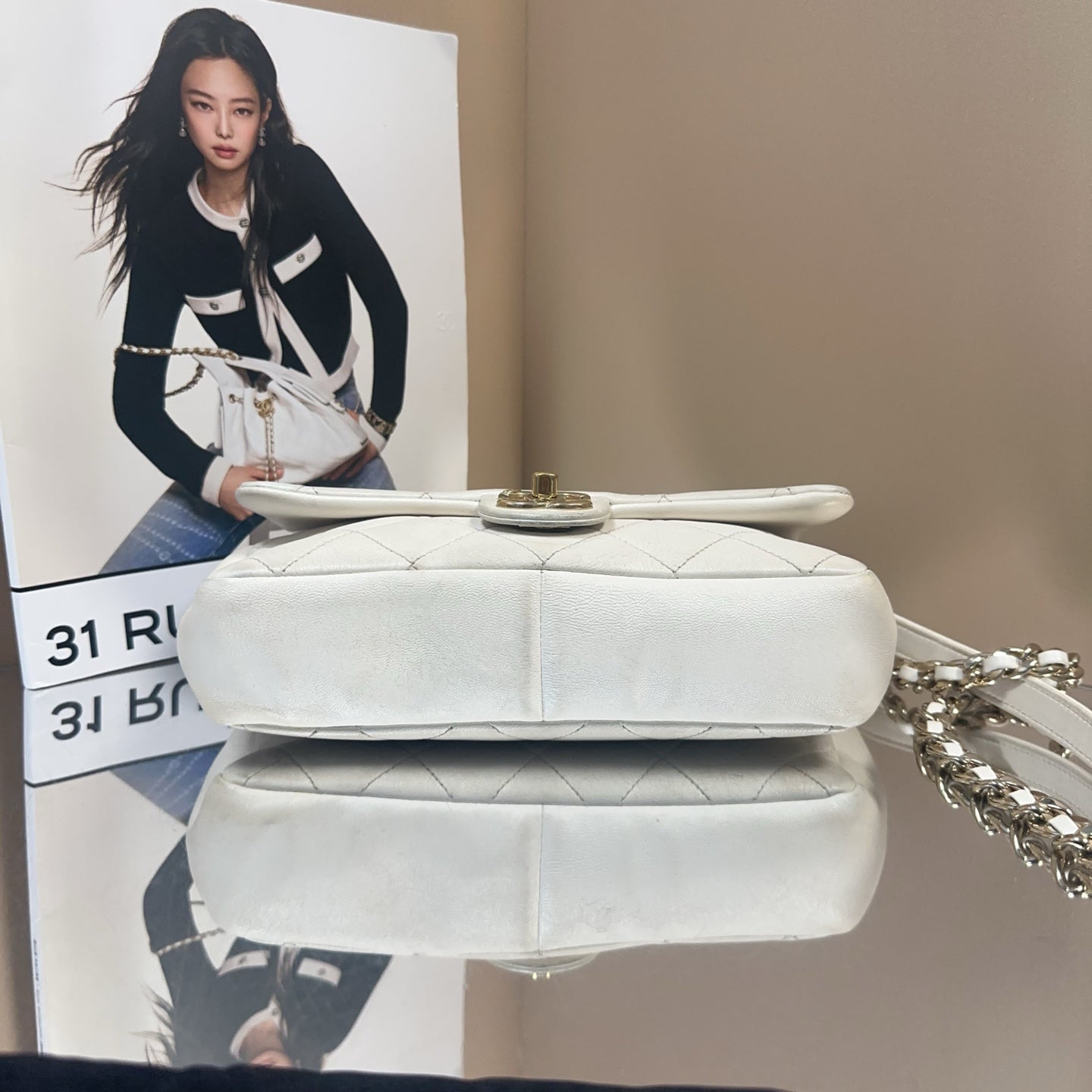 Chanel - Flap Bag with Chunky Enamel Chain - Lambskin leather - White with Gold-Tone Hardware and White Enamel - (small)