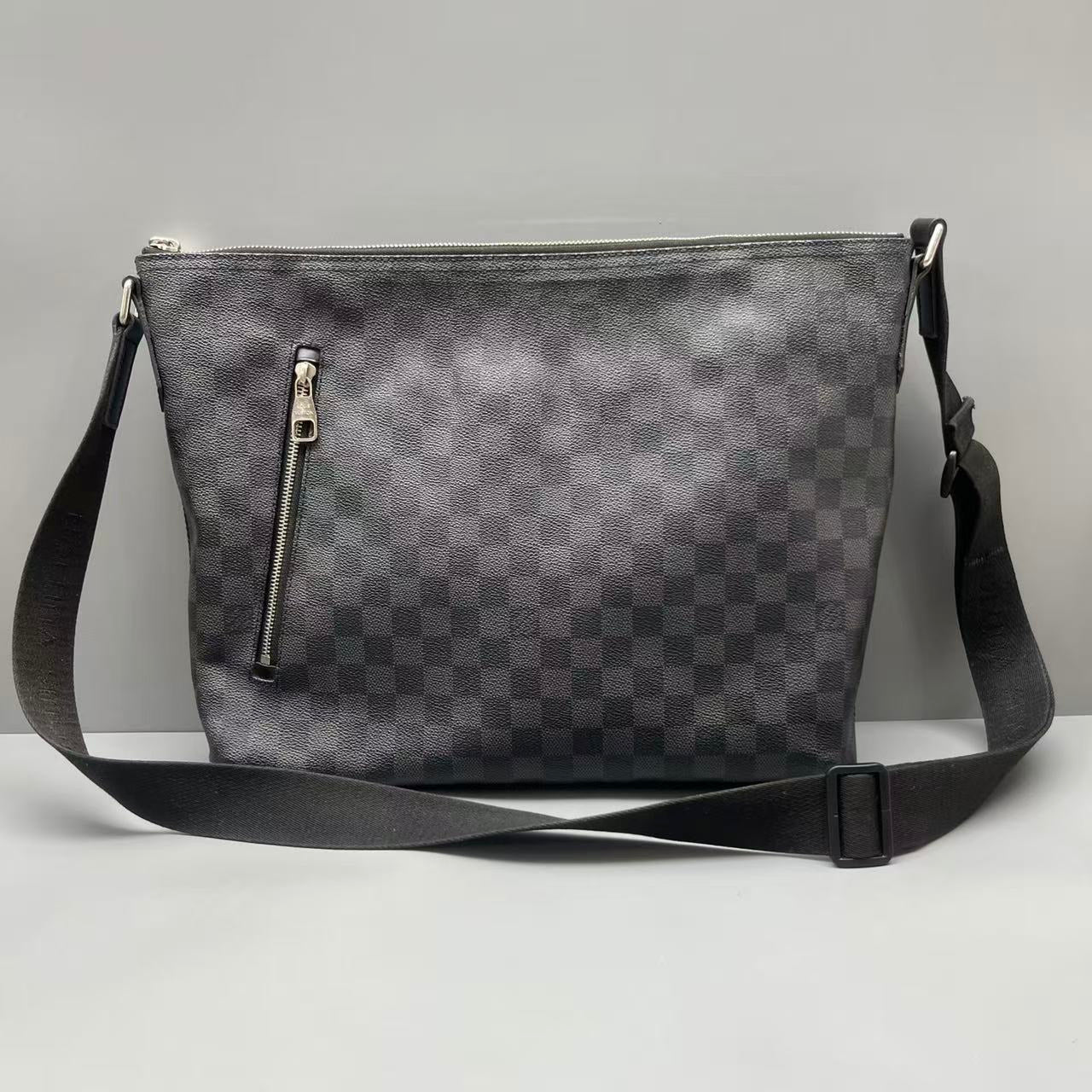 Louis Vuitton - Mick Messenger Bag - Damier Graphite Canvas with leather trim - Black - (Large)