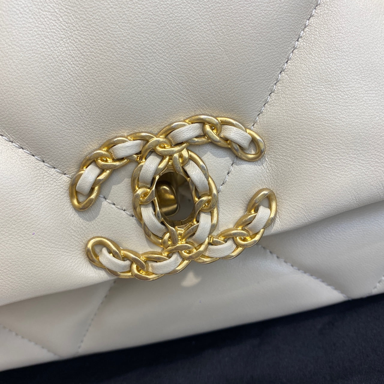 Chanel - 19 Bag Small - Lambskin leather - Beige - (small)