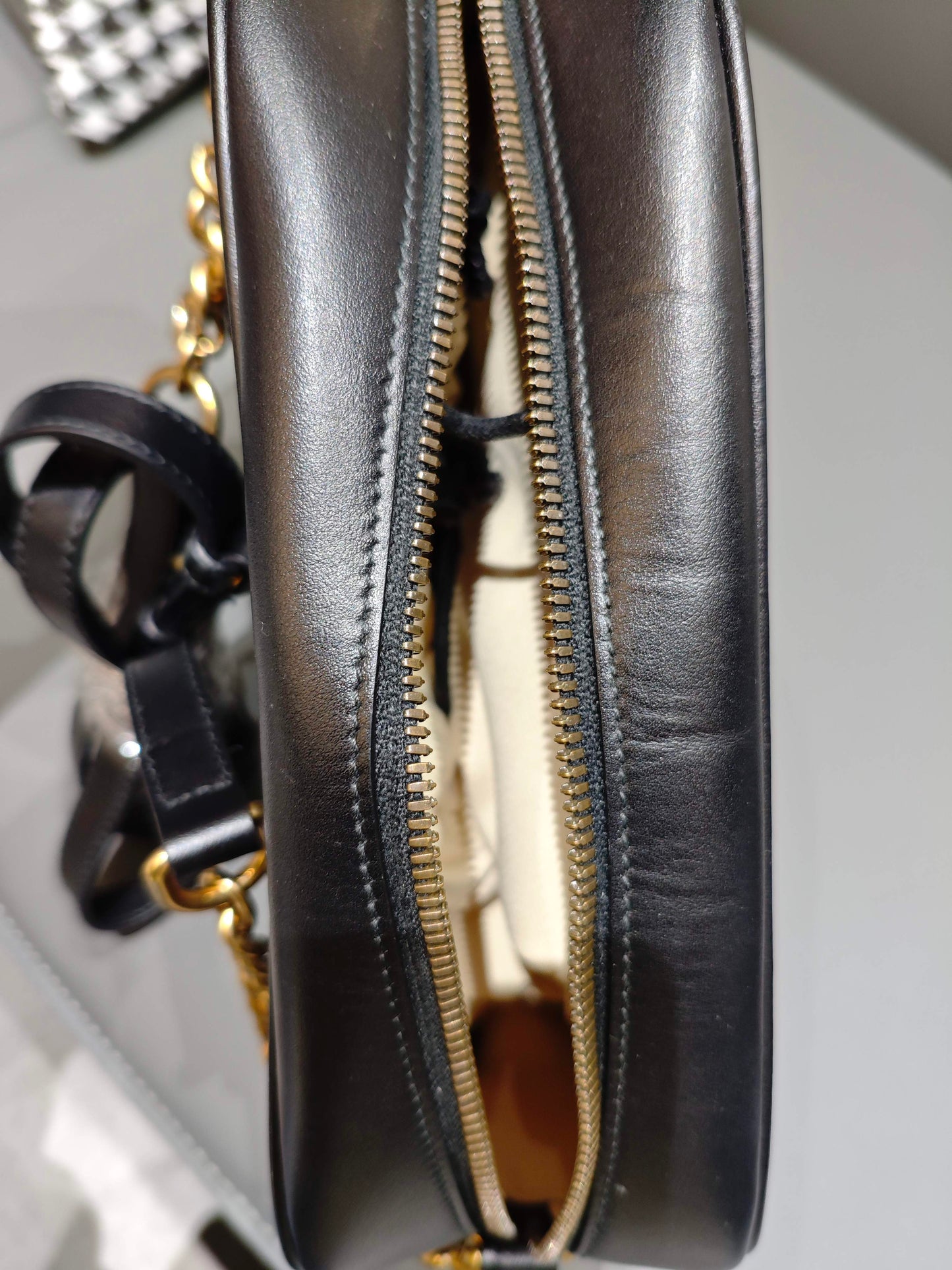 Gucci - GG Marmont Matelassé Camera Bag - Leather - Black - (Mini)