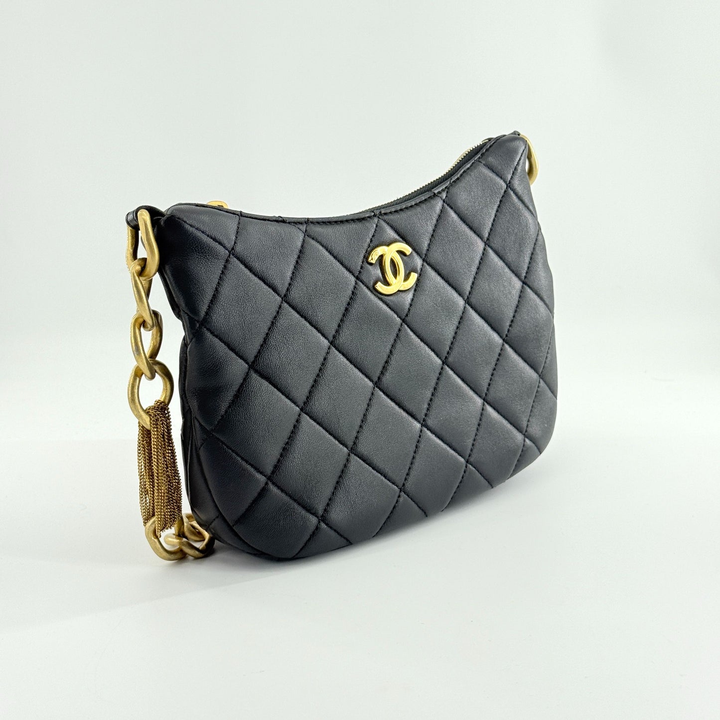 Chanel - 23A Tassel Chain Hobo Bag - Lambskin leather - Black - (mini)