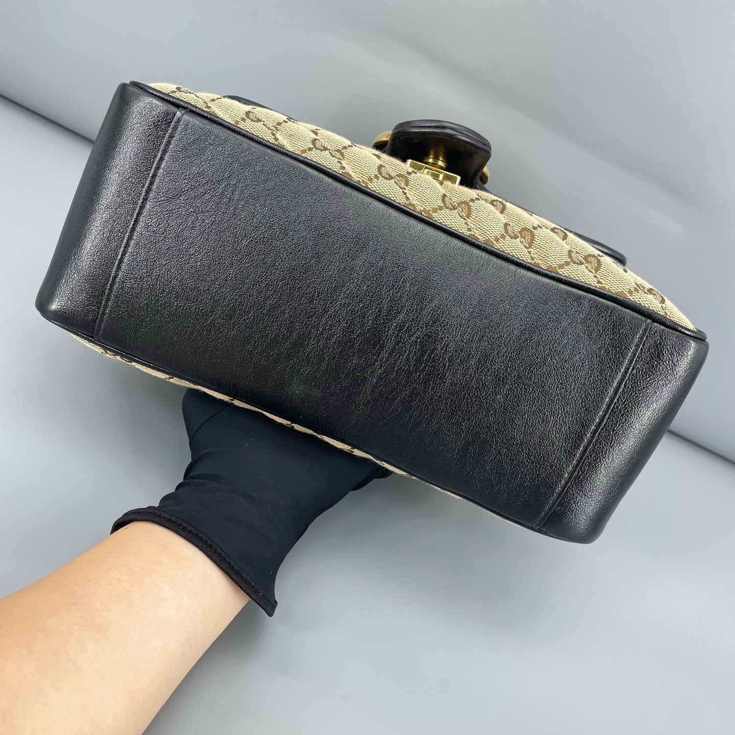 Gucci - GG Marmont Messenger Bag - GG Monogram Canvas and Leather - Beige and Black - (Medium)