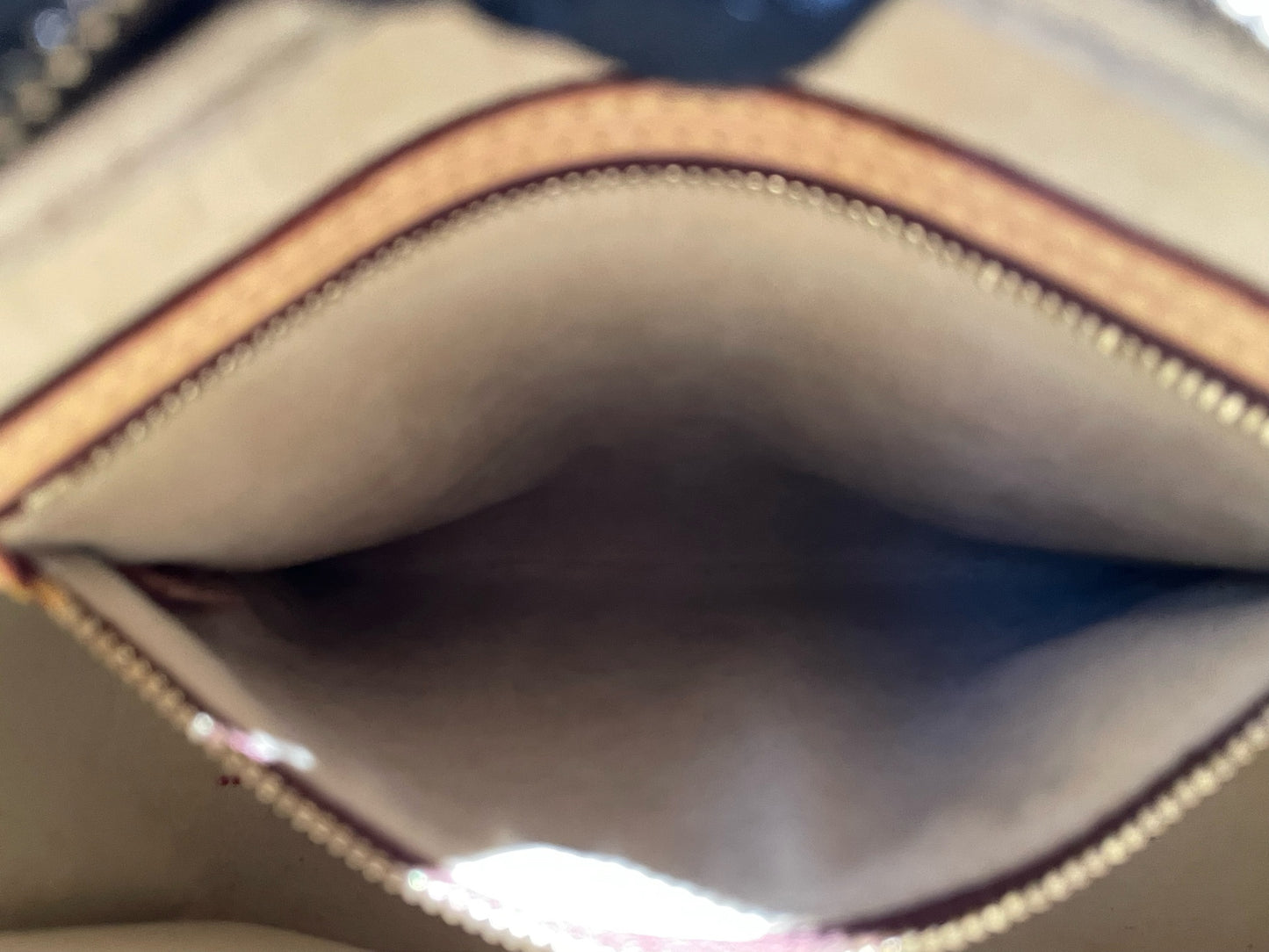 Louis Vuitton - Looping MM - Monogram coated canvas with natural cowhide leather (vachetta) trim - Brown - (Medium)